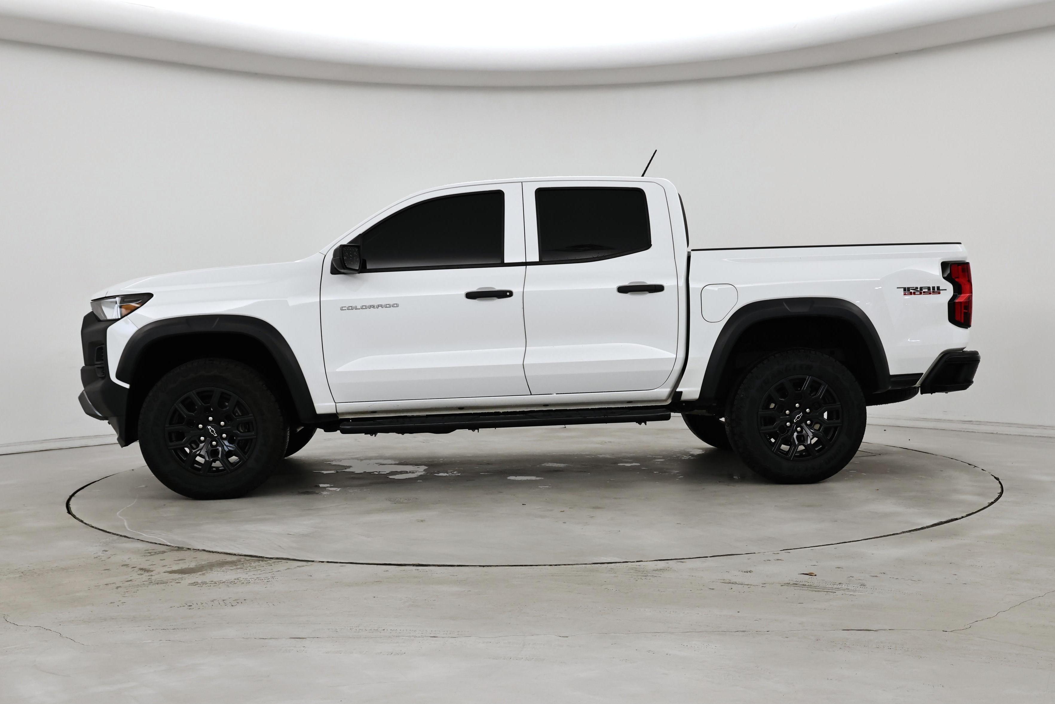 Thumbnail: 2023 Chevrolet Colorado - 3