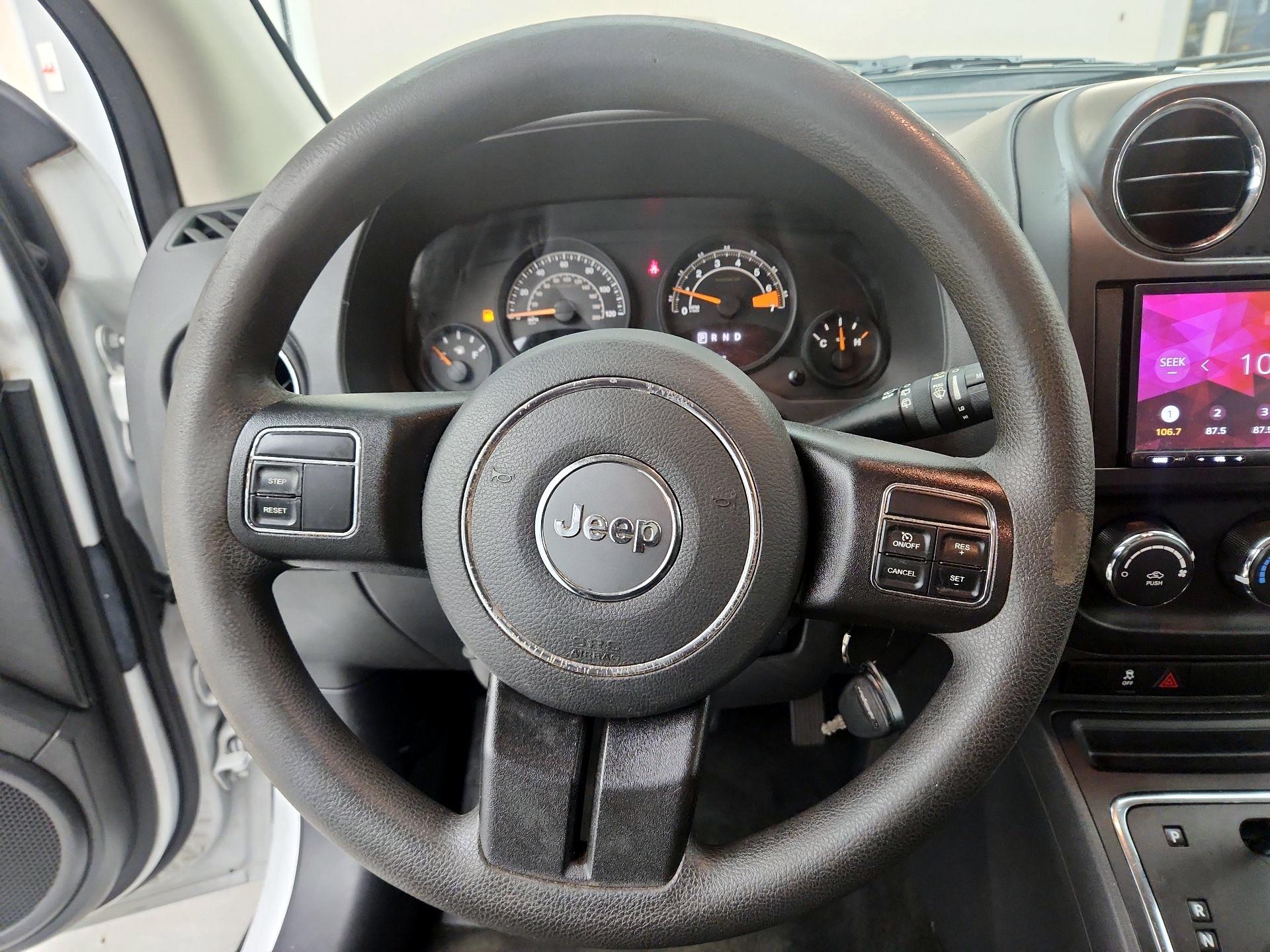 Thumbnail: 2016 Jeep Compass - 10
