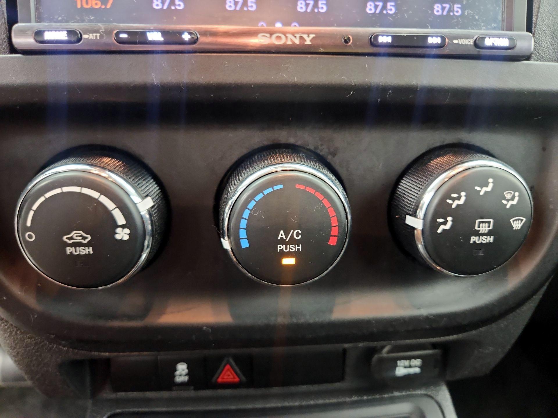 Thumbnail: 2016 Jeep Compass - 14