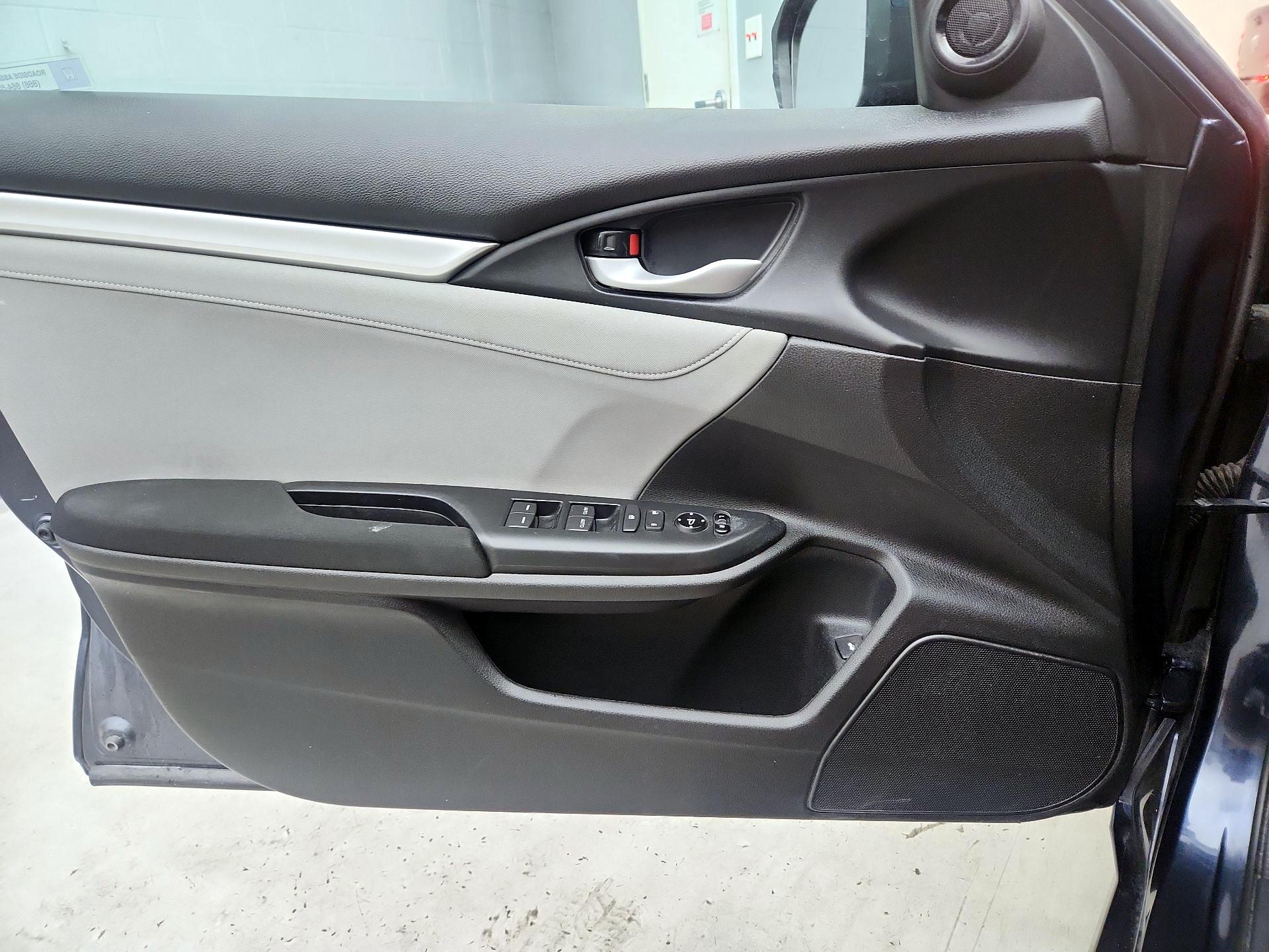 Thumbnail: 2017 Honda Civic - 12