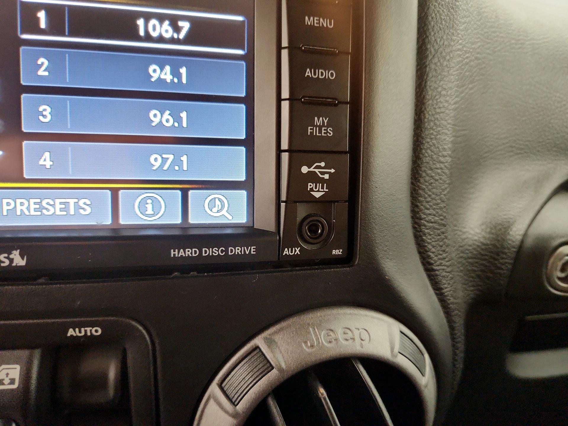 Thumbnail: 2016 Jeep Wrangler - 16