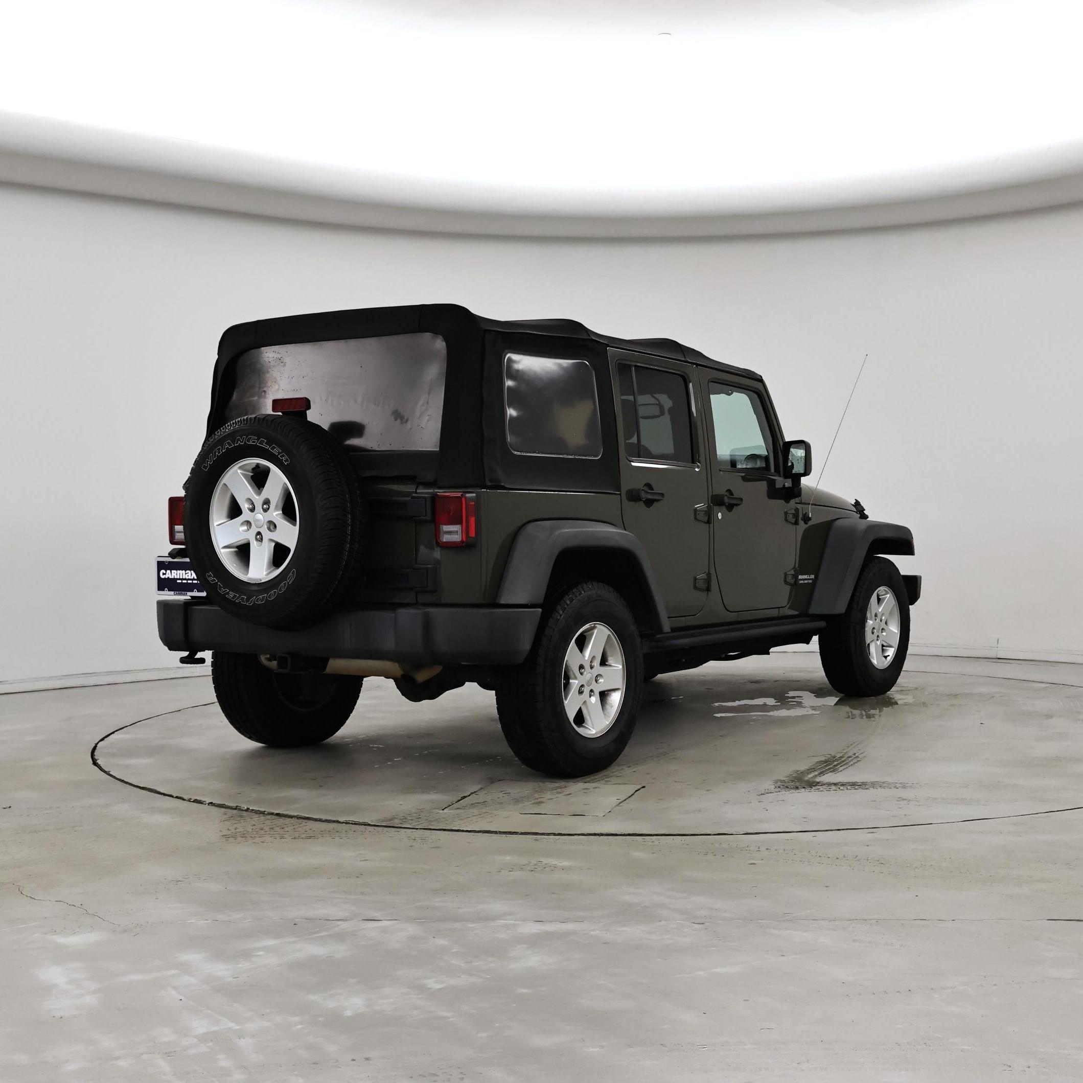 Thumbnail: 2016 Jeep Wrangler - 8