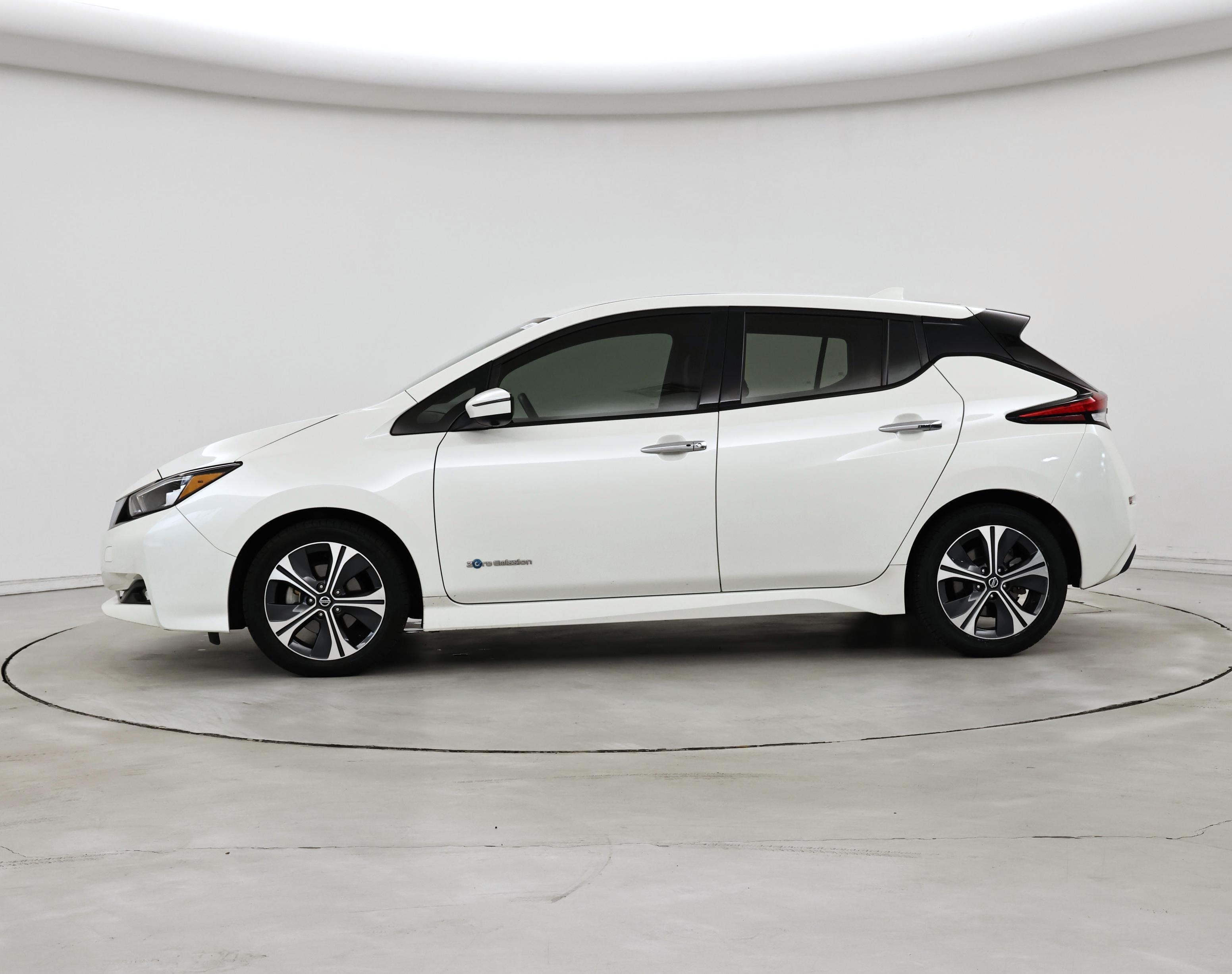 Thumbnail: 2018 Nissan Leaf - 3