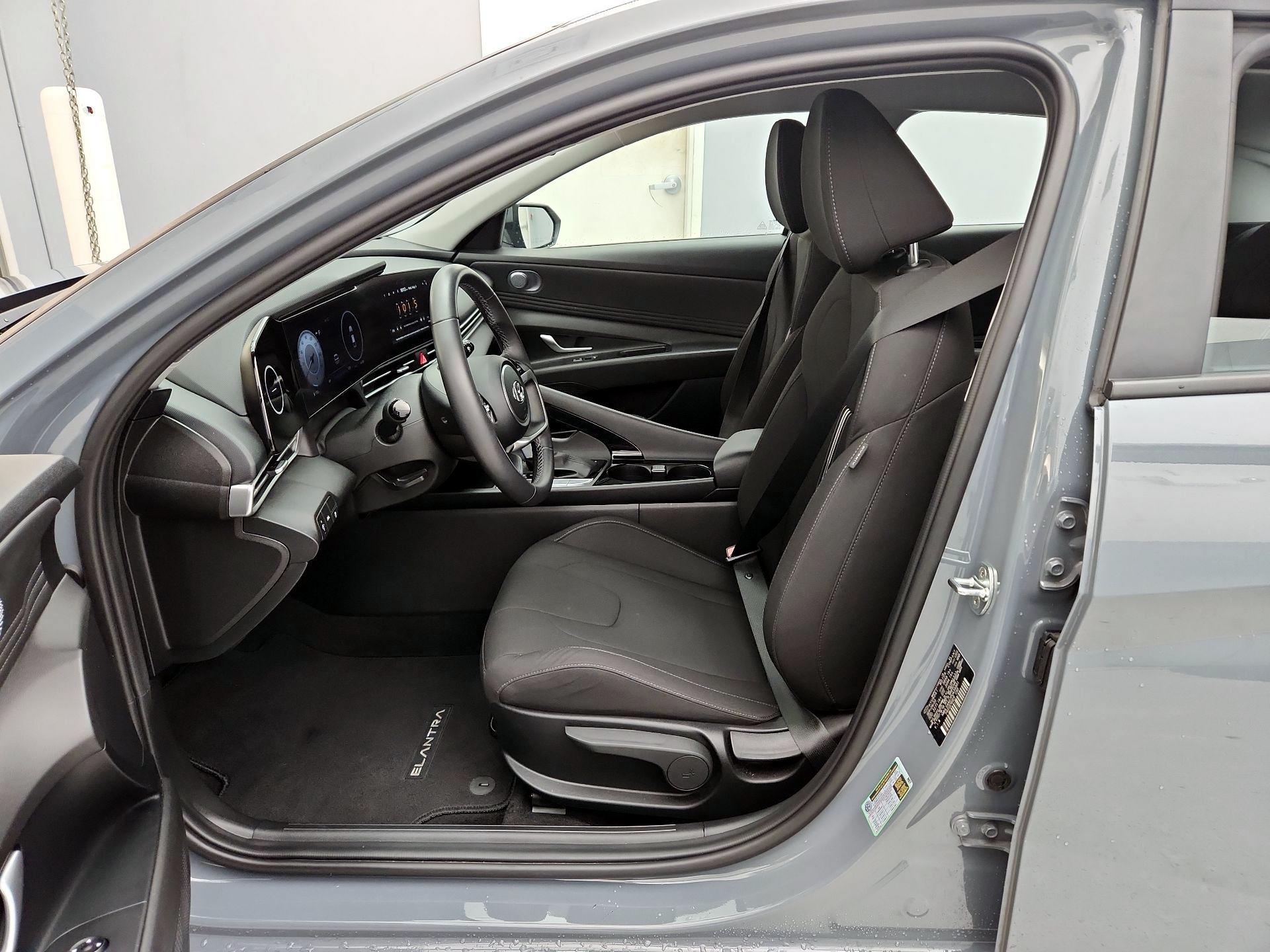 Thumbnail: 2023 Hyundai Elantra - 11