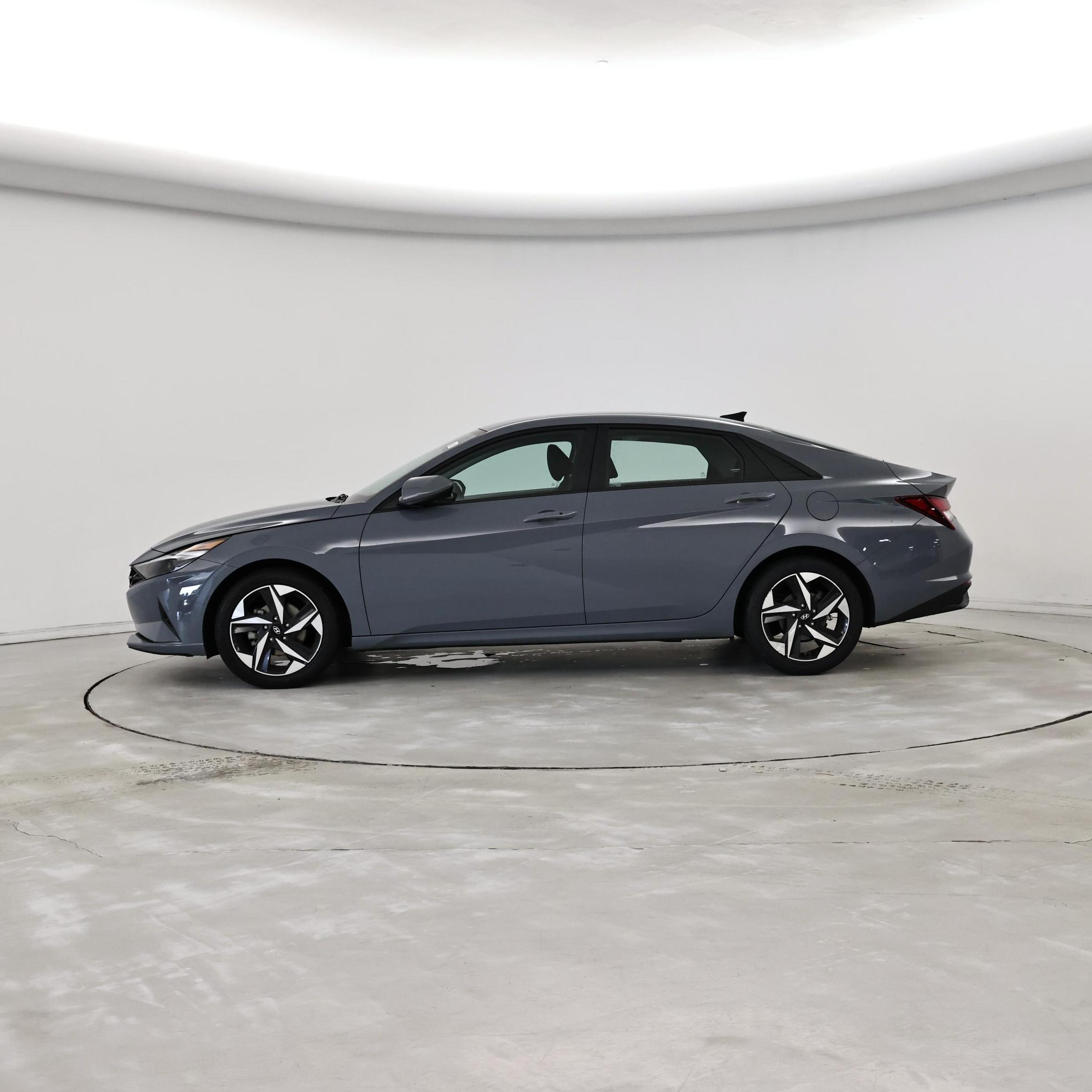 Thumbnail: 2023 Hyundai Elantra - 3