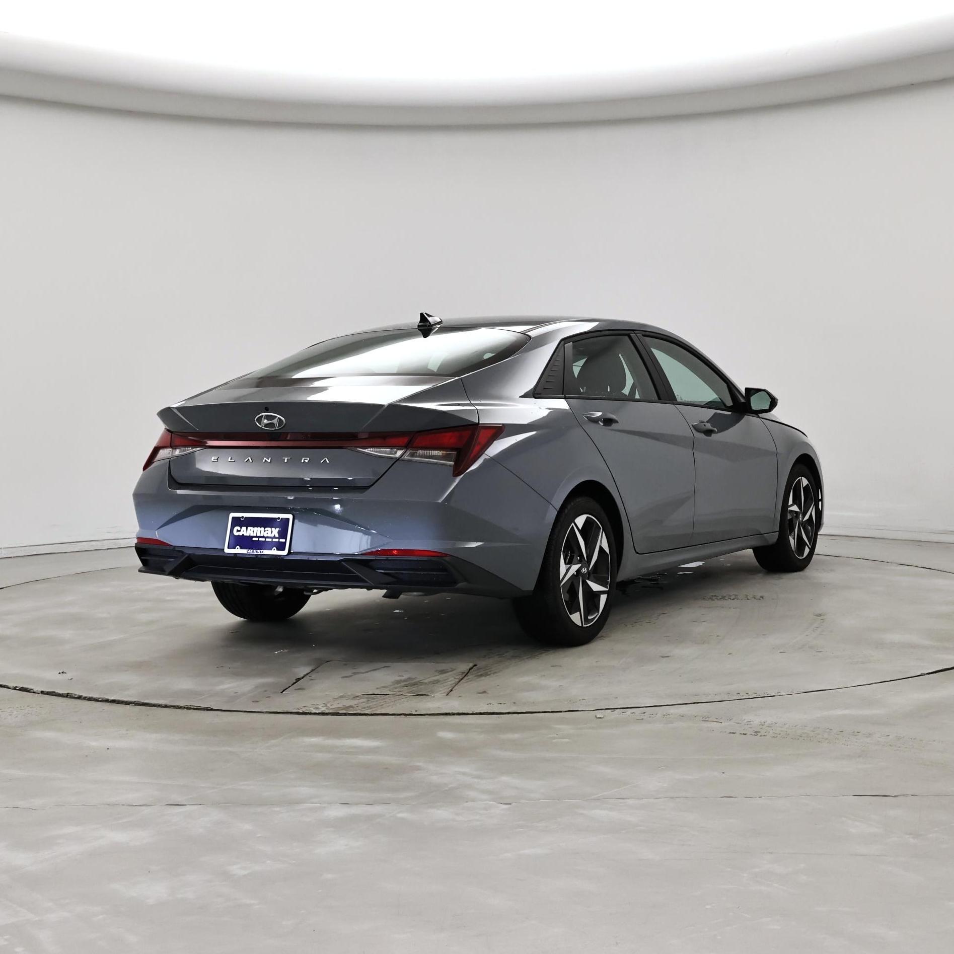 Thumbnail: 2023 Hyundai Elantra - 8