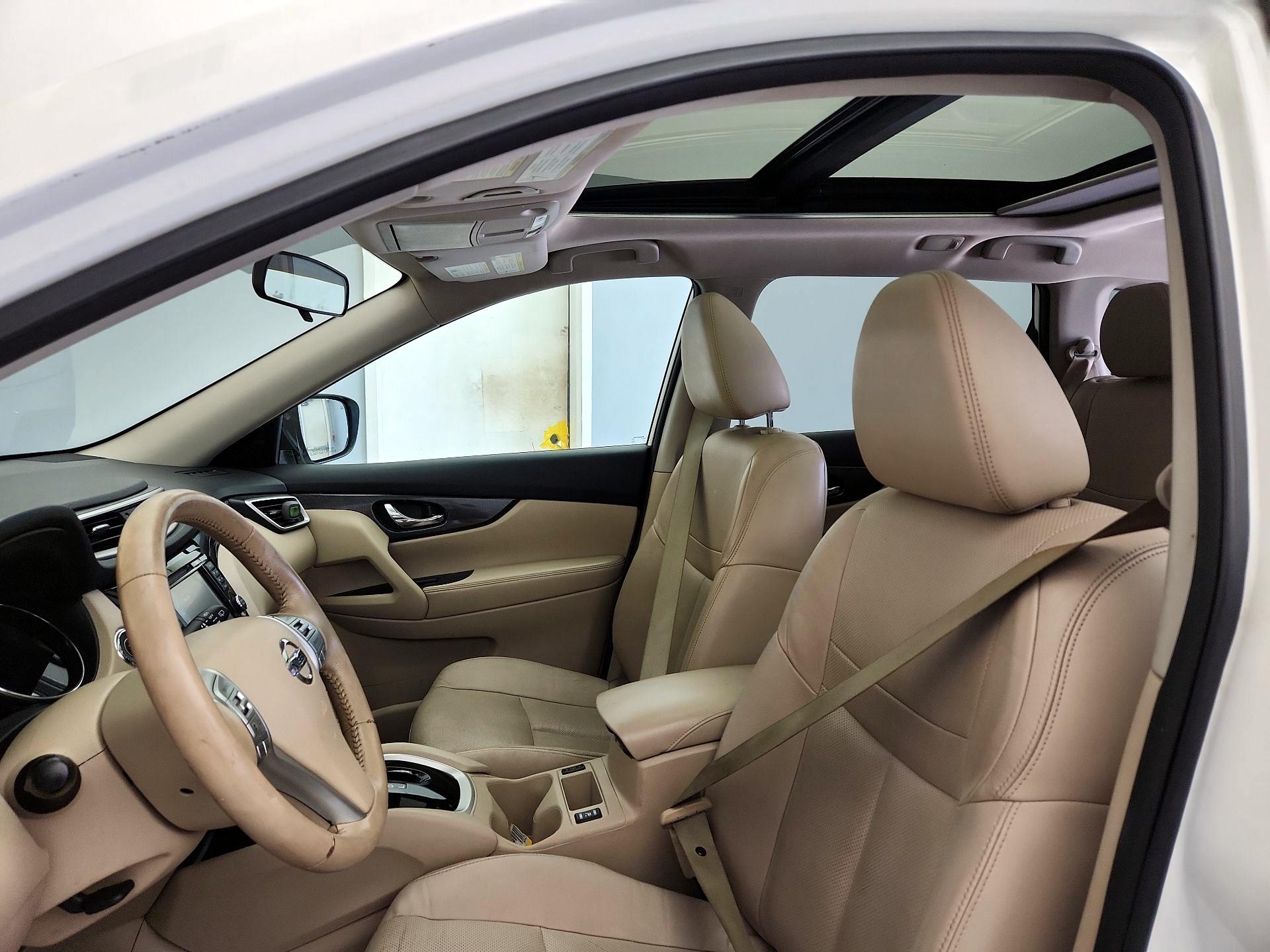 Thumbnail: 2015 Nissan Rogue - 19