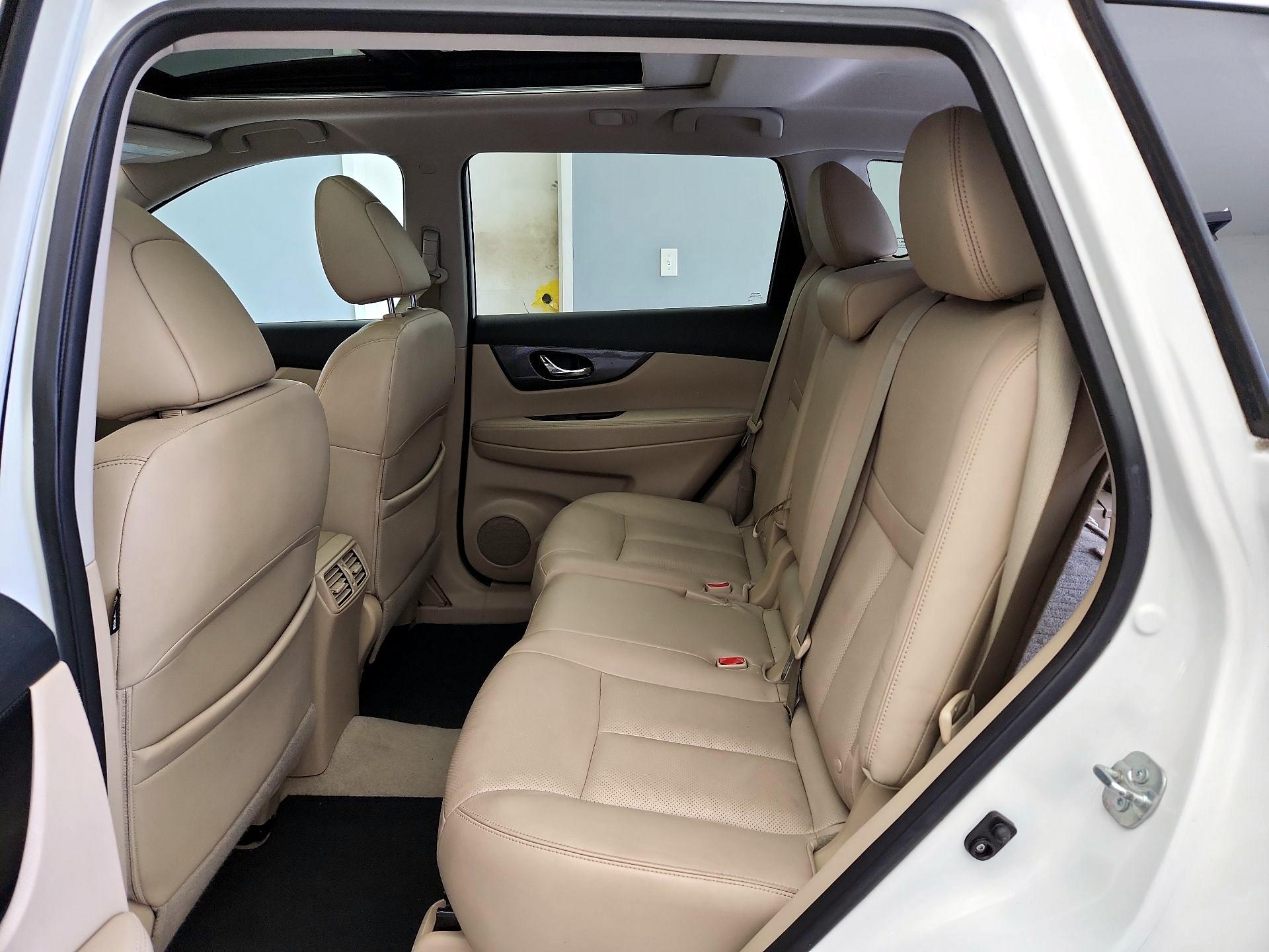 Thumbnail: 2015 Nissan Rogue - 20