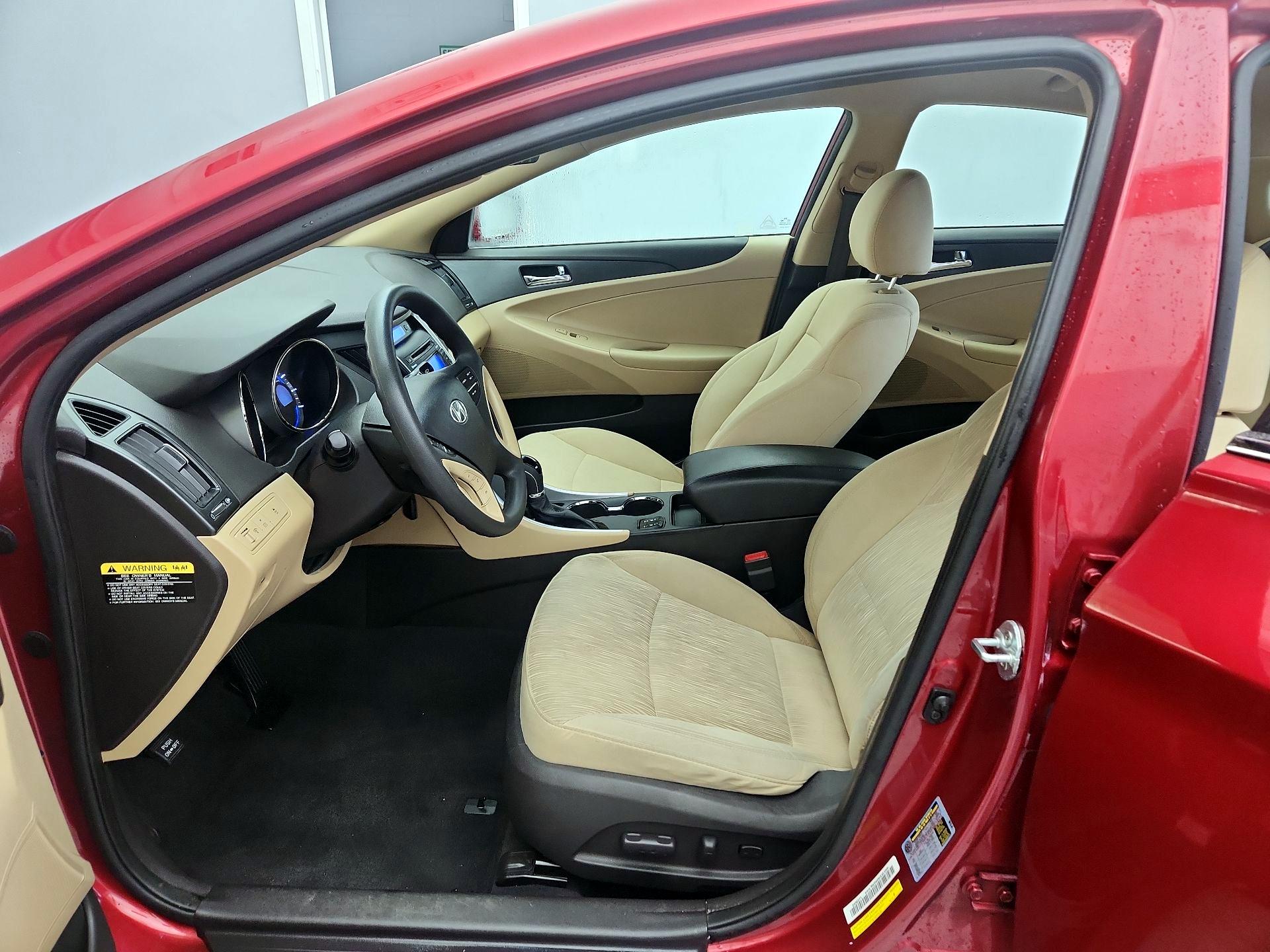 Thumbnail: 2013 Hyundai Sonata - 11