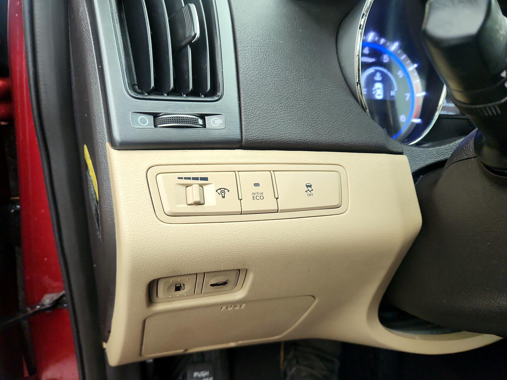 Thumbnail: 2013 Hyundai Sonata - 13
