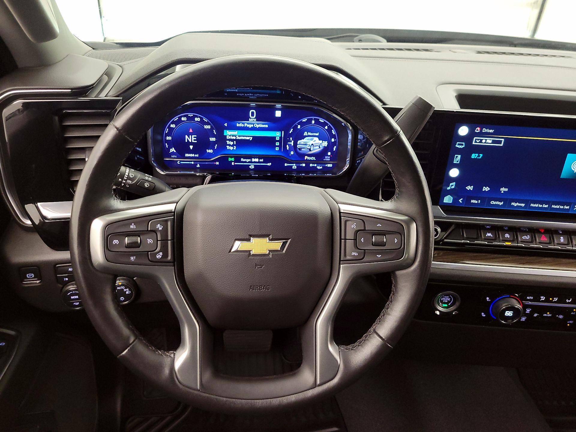Thumbnail: 2022 Chevrolet Silverado 1500 - 10