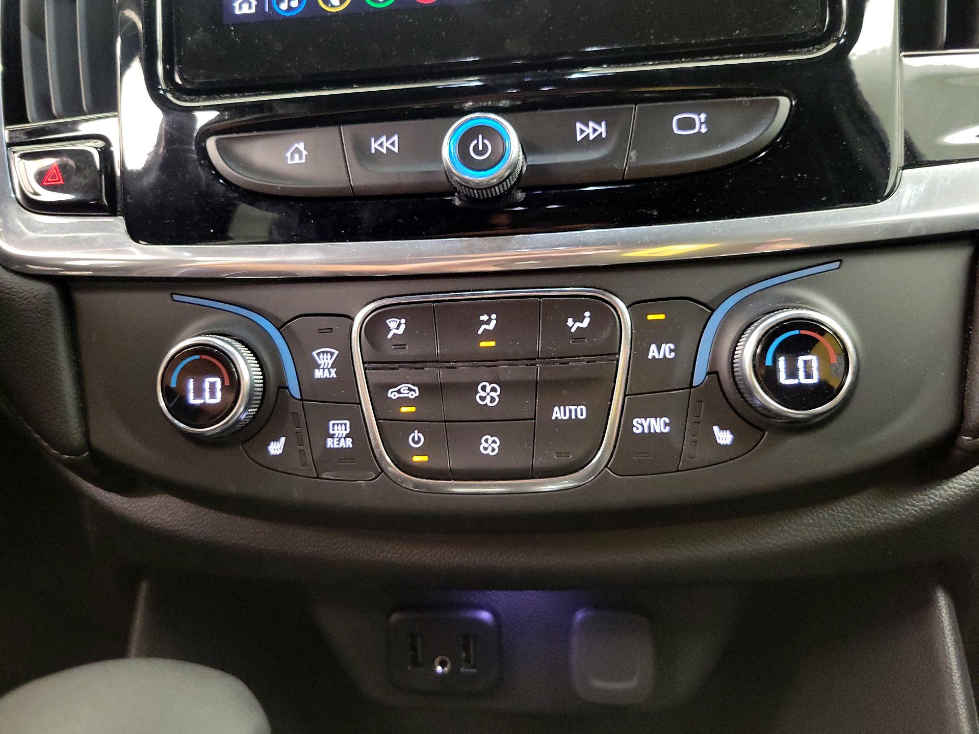 Thumbnail: 2022 Chevrolet Traverse - 16