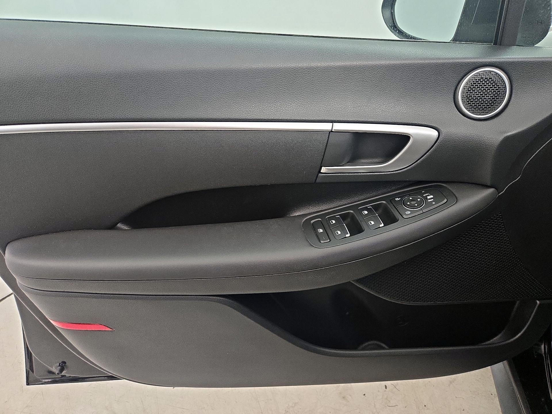 Thumbnail: 2022 Hyundai Sonata - 12