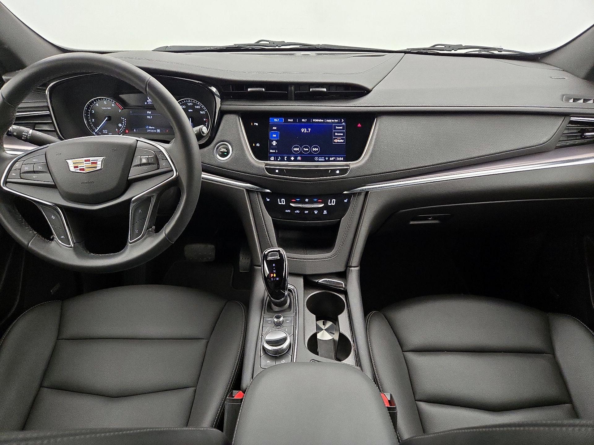 Thumbnail: 2023 Cadillac XT5 - 9
