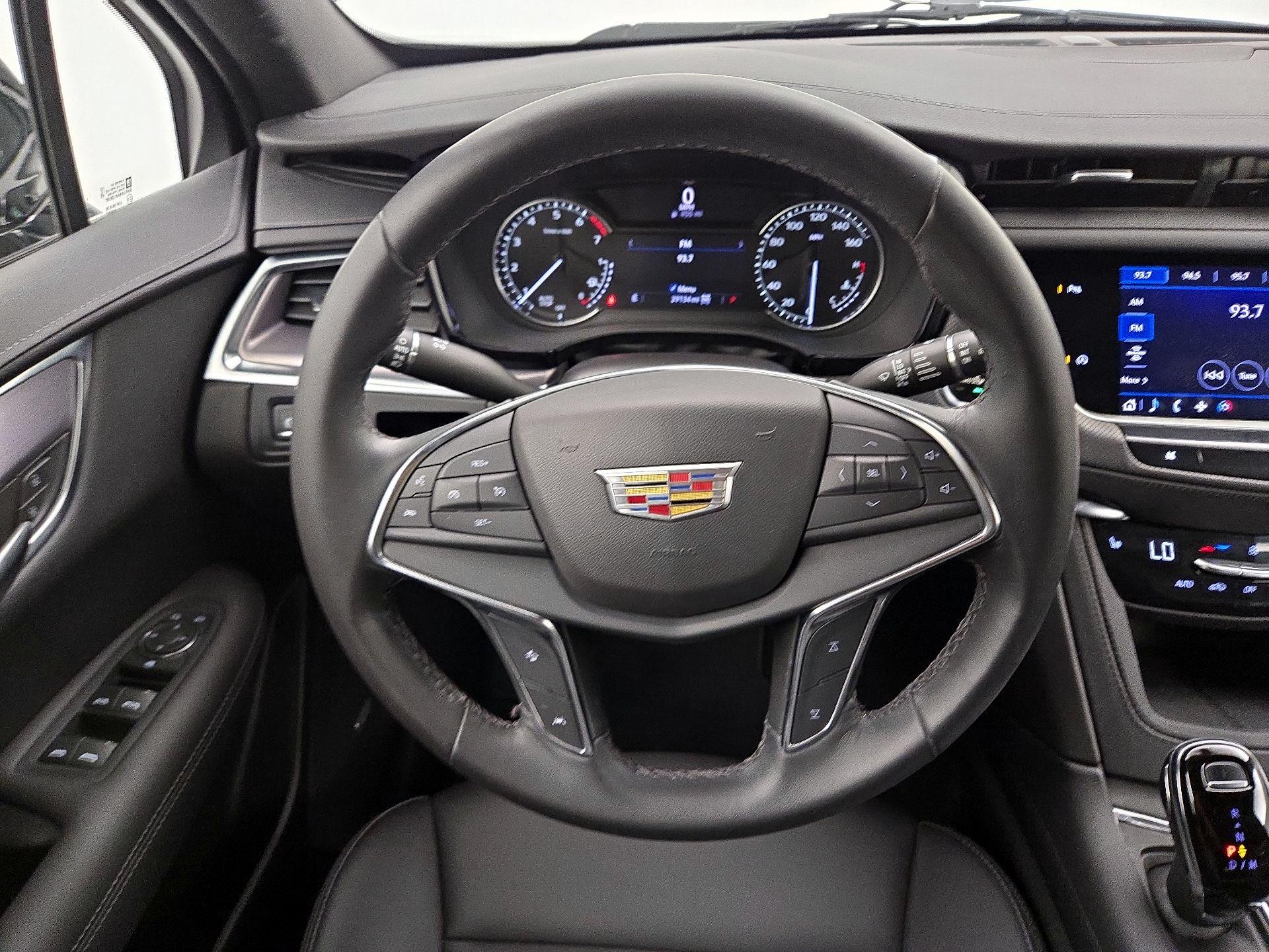 Thumbnail: 2023 Cadillac XT5 - 10