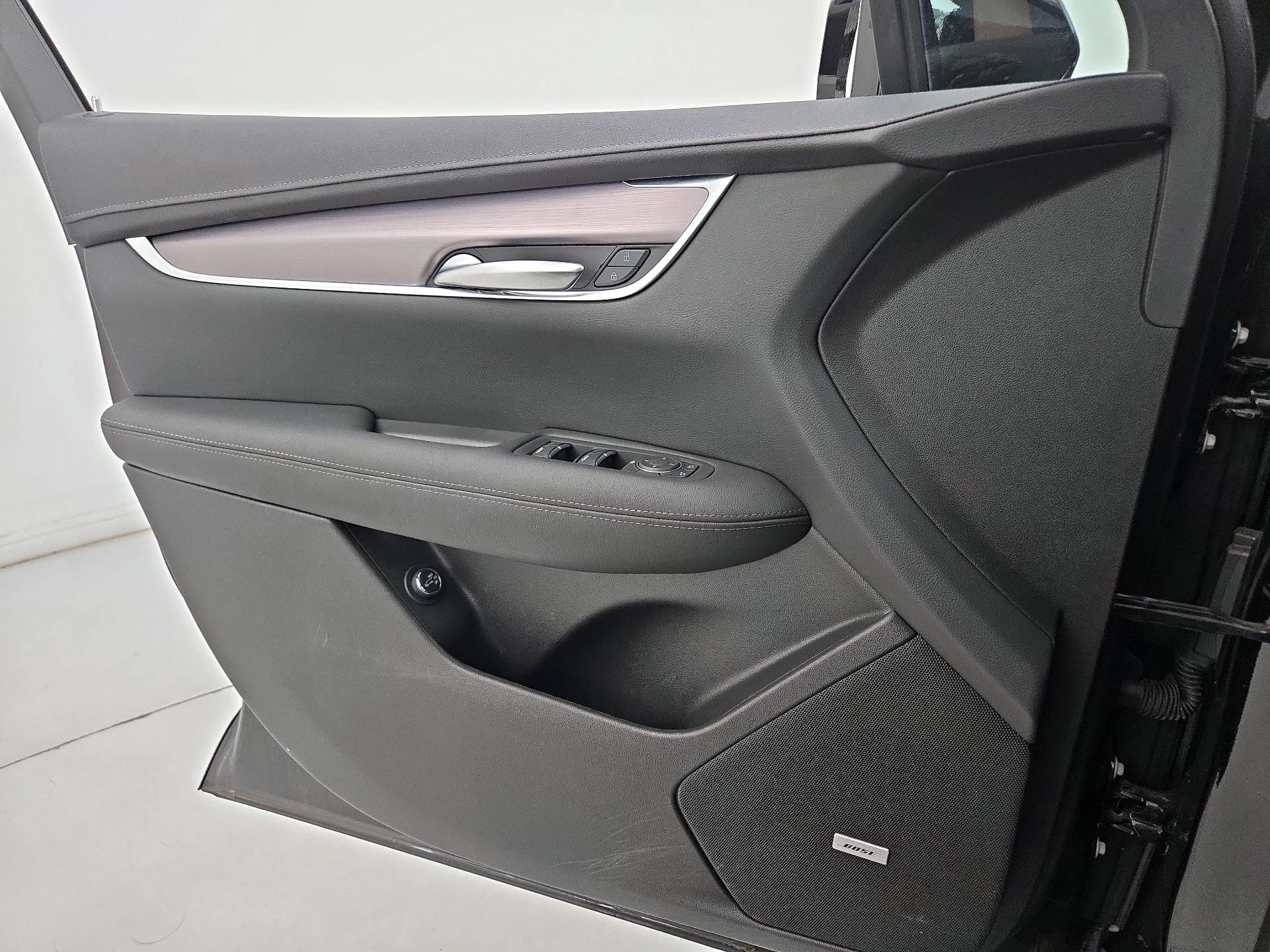 Thumbnail: 2023 Cadillac XT5 - 12