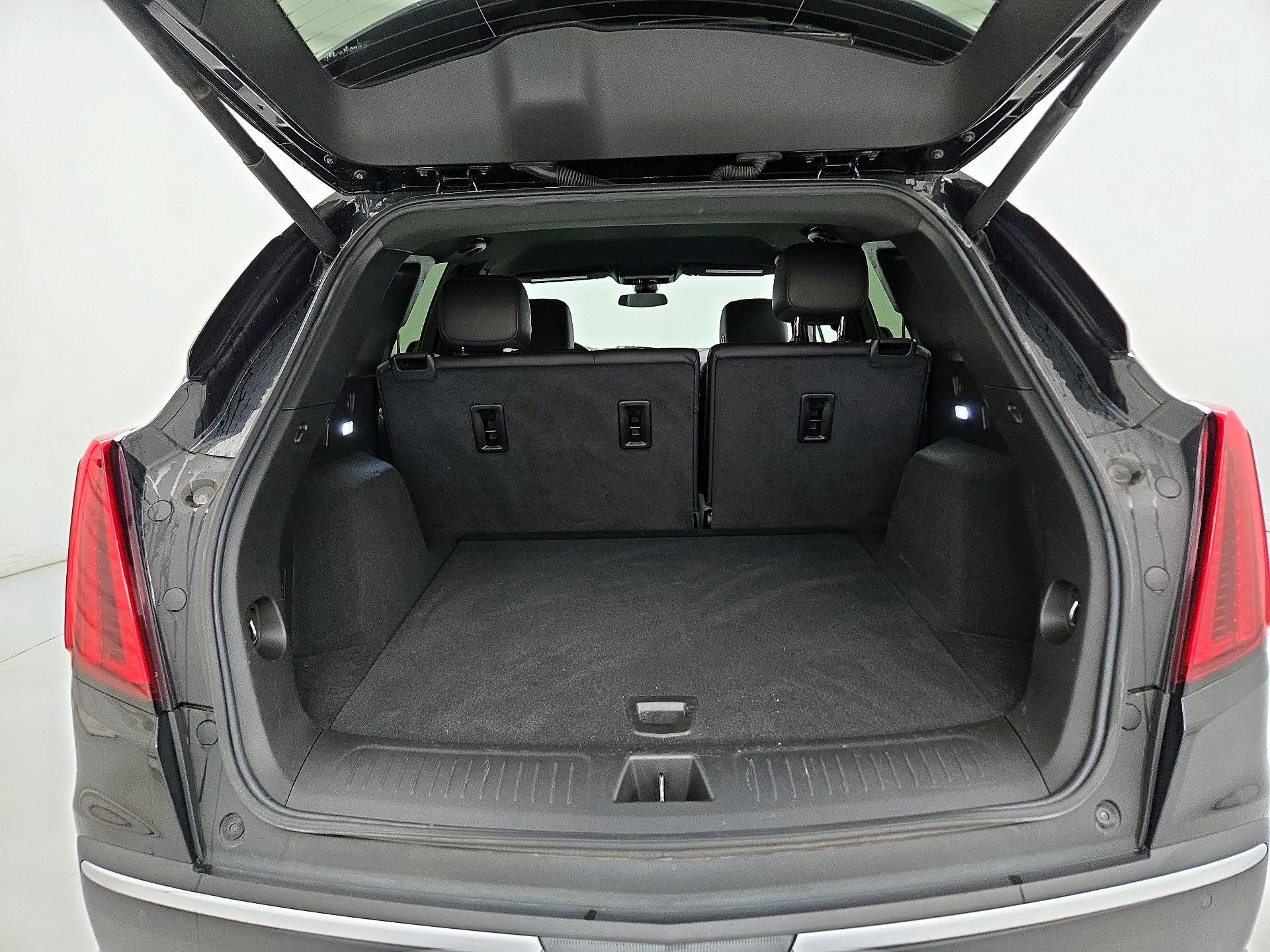 Thumbnail: 2023 Cadillac XT5 - 20