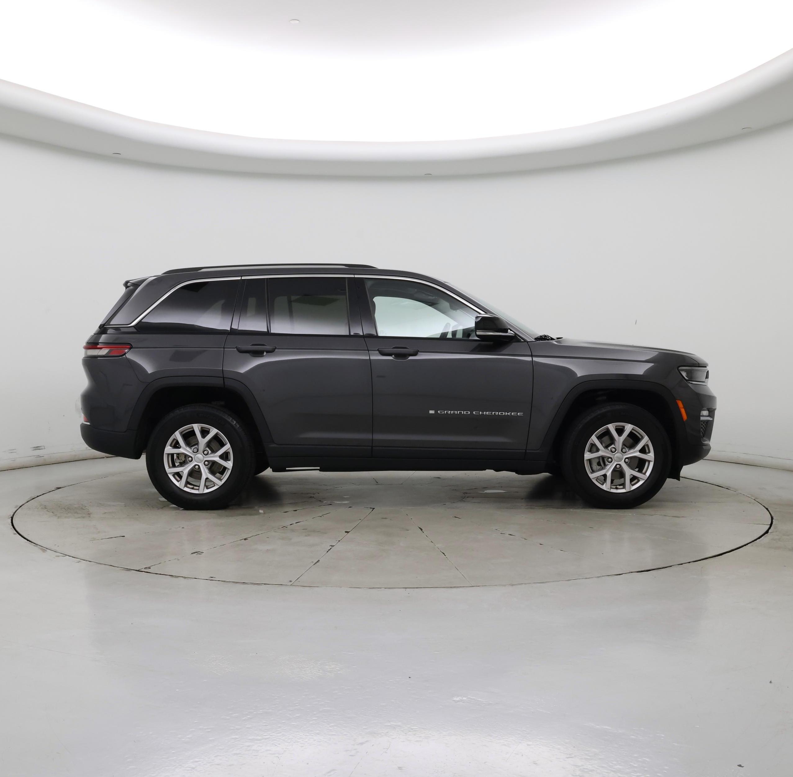 Thumbnail: 2022 Jeep Grand Cherokee - 7