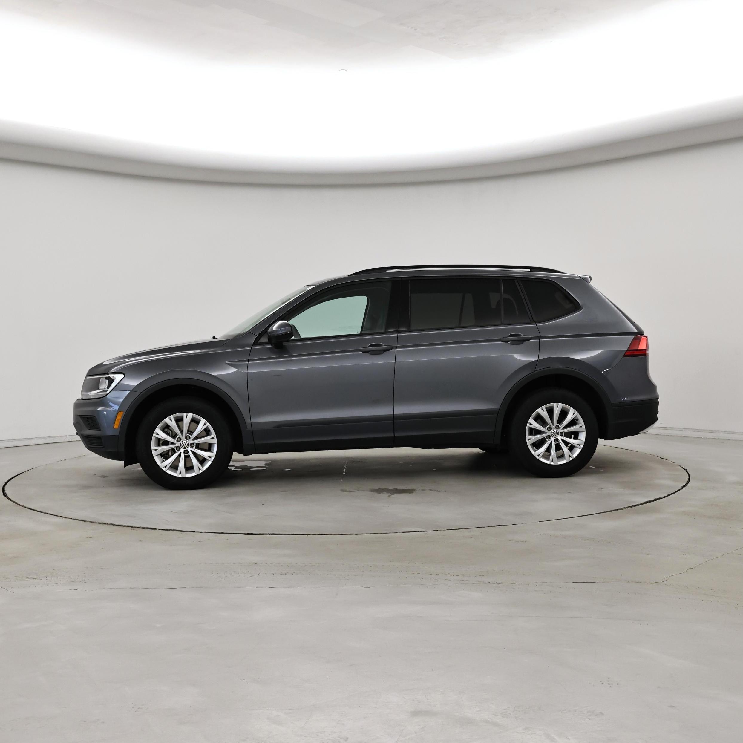 Thumbnail: 2020 Volkswagen Tiguan - 3