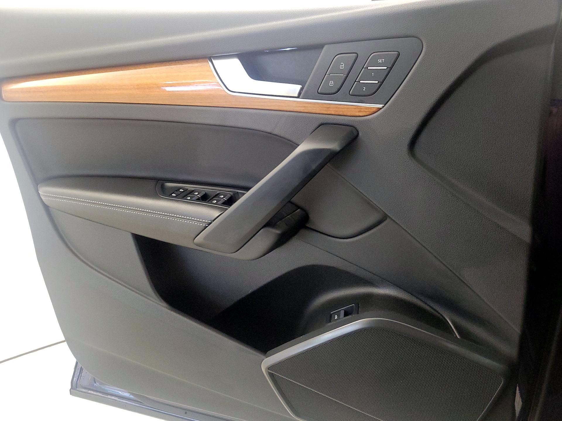 Thumbnail: 2021 Audi Q5 - 12