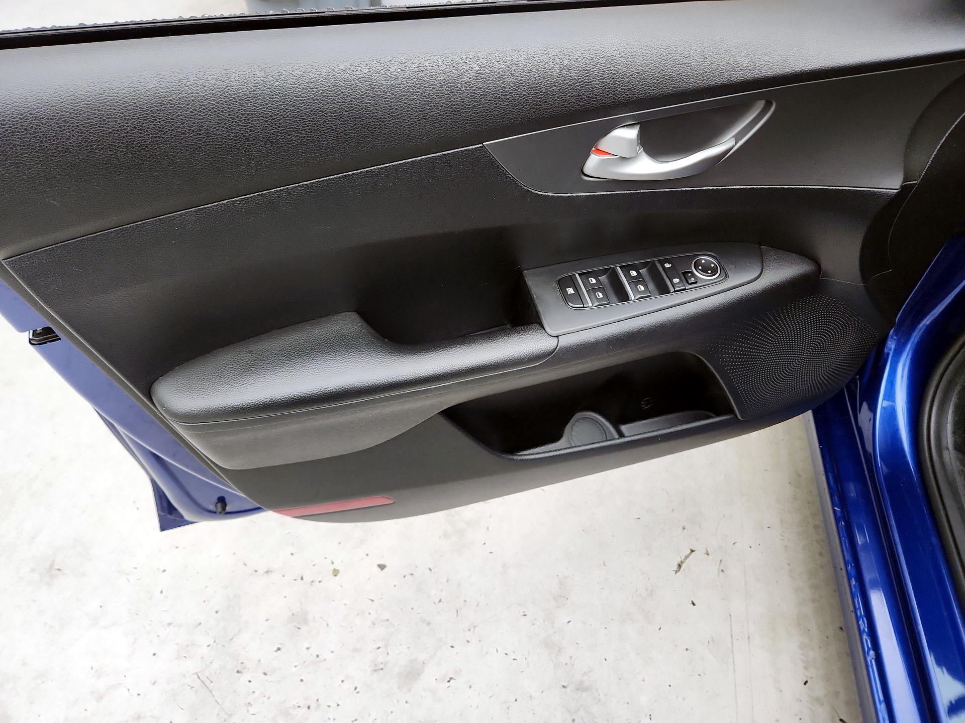 Thumbnail: 2019 Kia Forte - 12