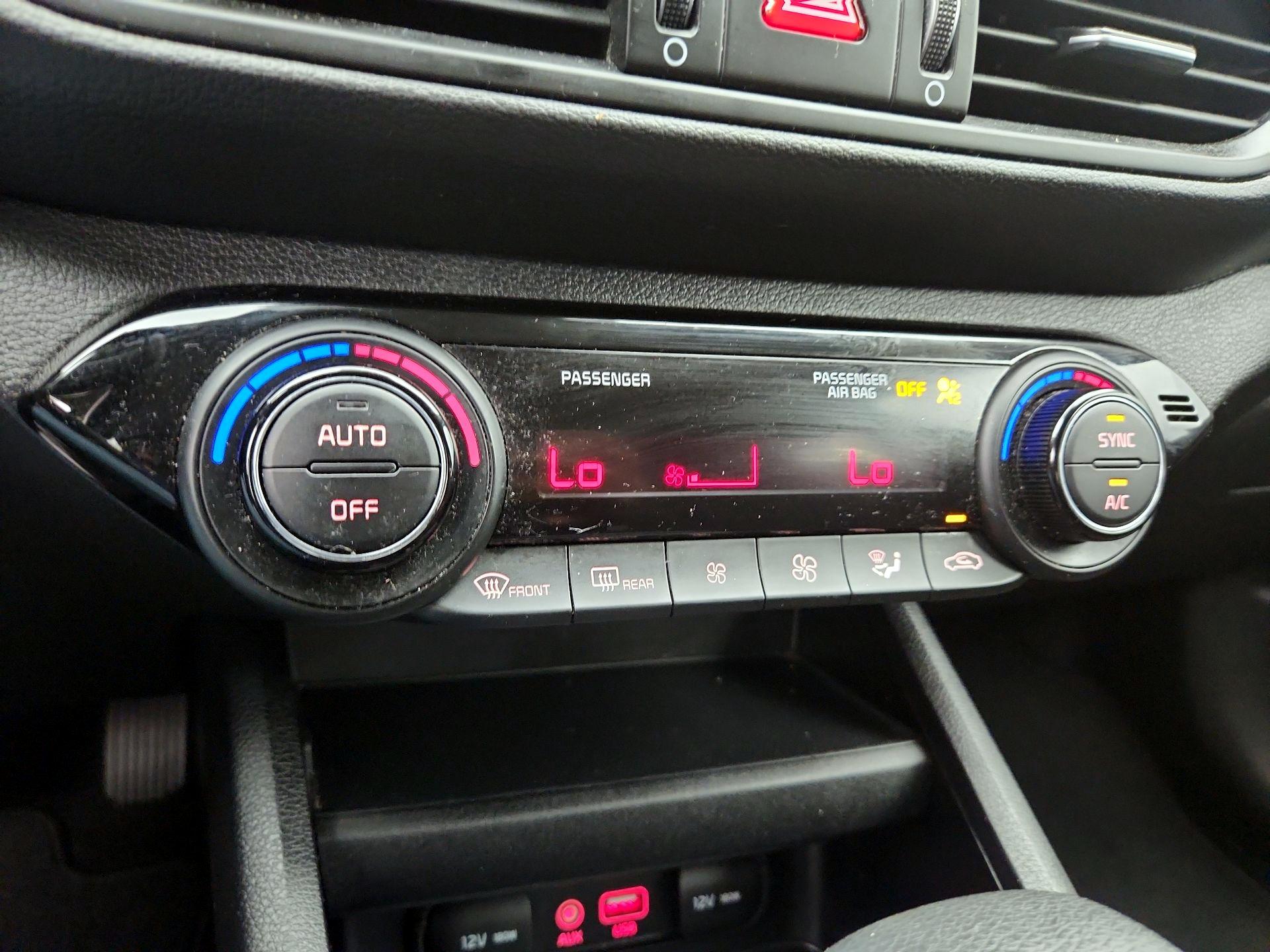 Thumbnail: 2019 Kia Forte - 16