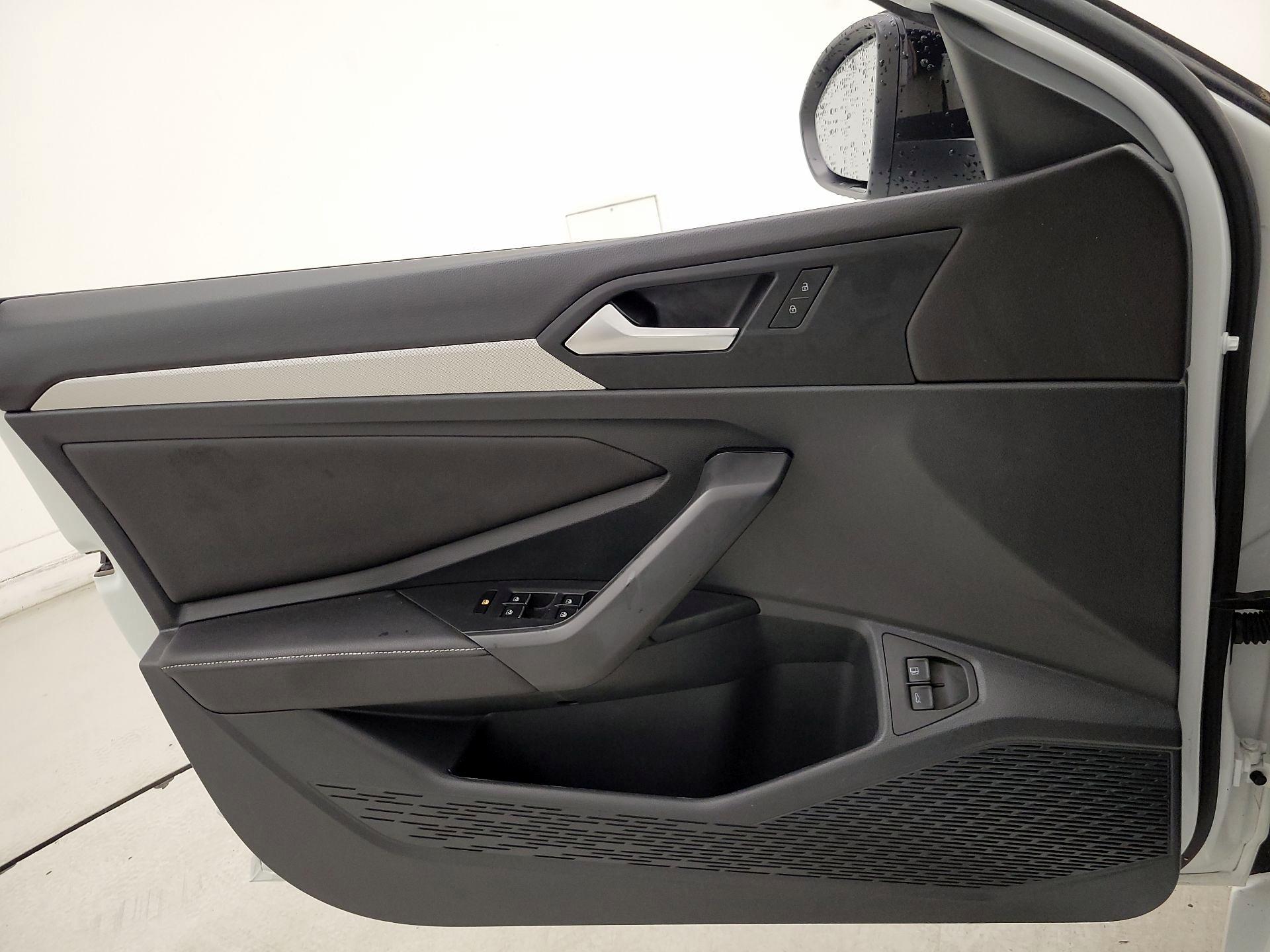 Thumbnail: 2023 Volkswagen Jetta - 12