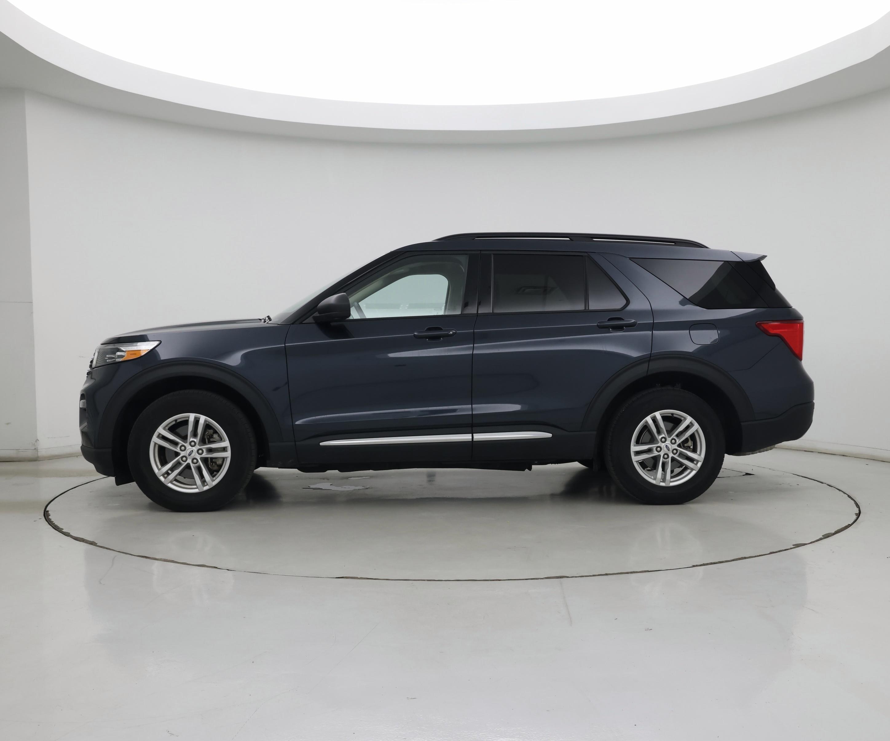 Thumbnail: 2022 Ford Explorer - 3