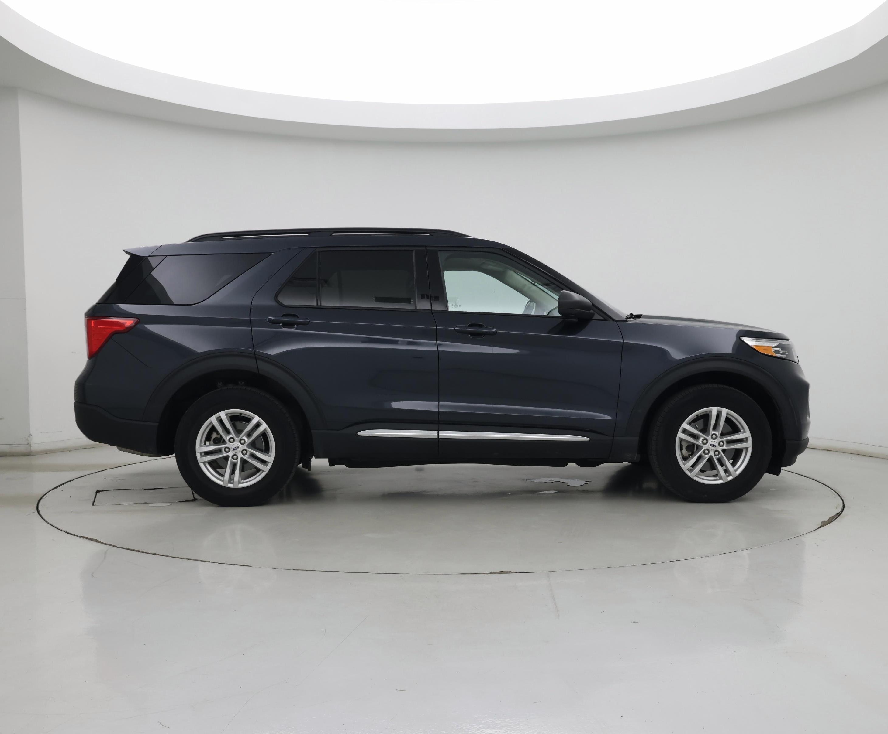Thumbnail: 2022 Ford Explorer - 7