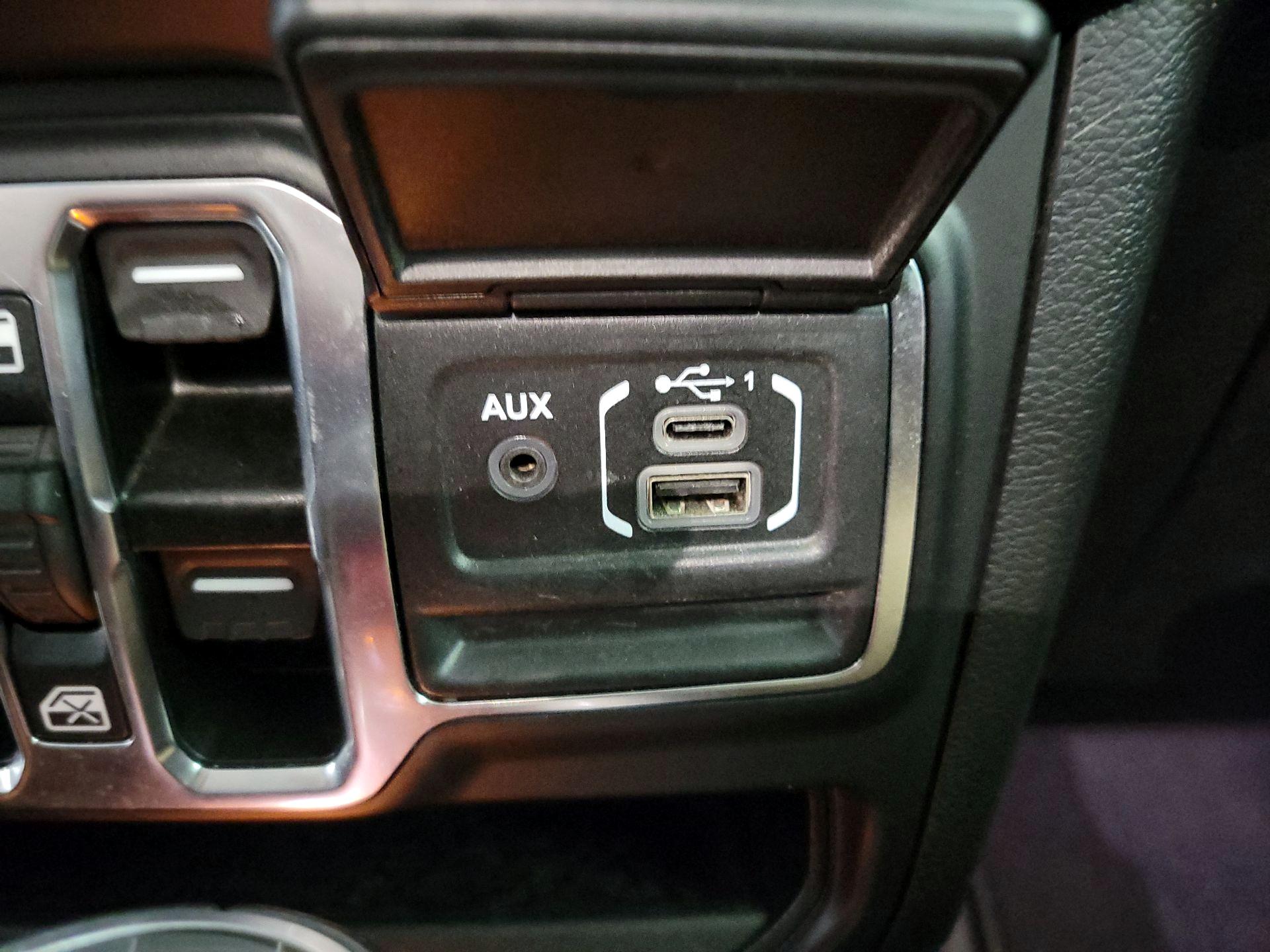 Thumbnail: 2022 Jeep Wrangler - 19