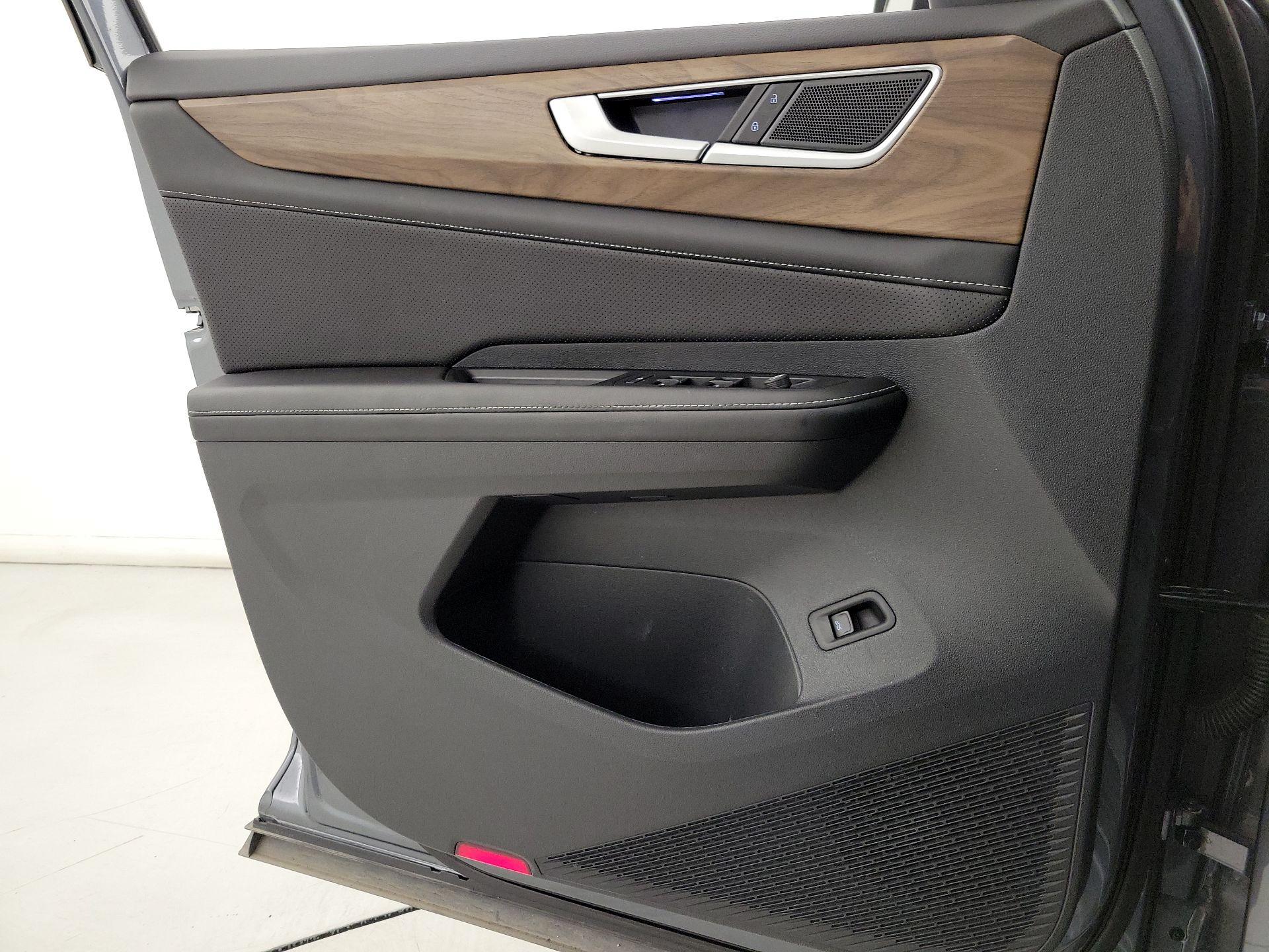 Thumbnail: 2024 Volkswagen Atlas - 12