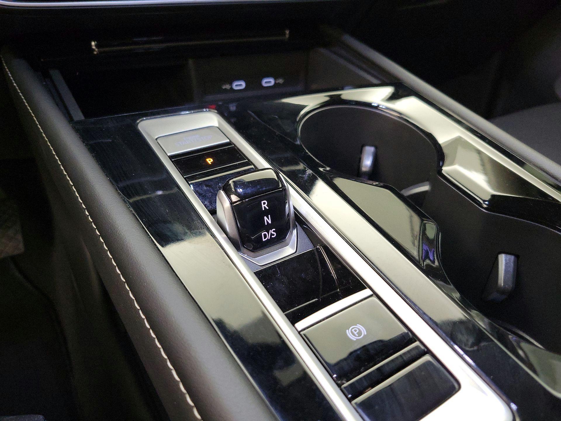 Thumbnail: 2024 Volkswagen Atlas - 17