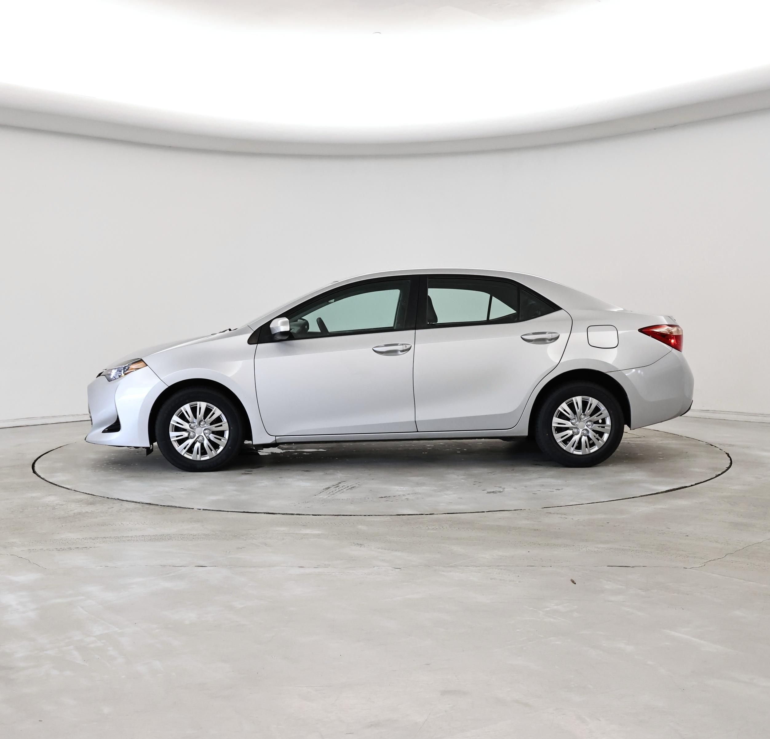 Thumbnail: 2018 Toyota Corolla - 3