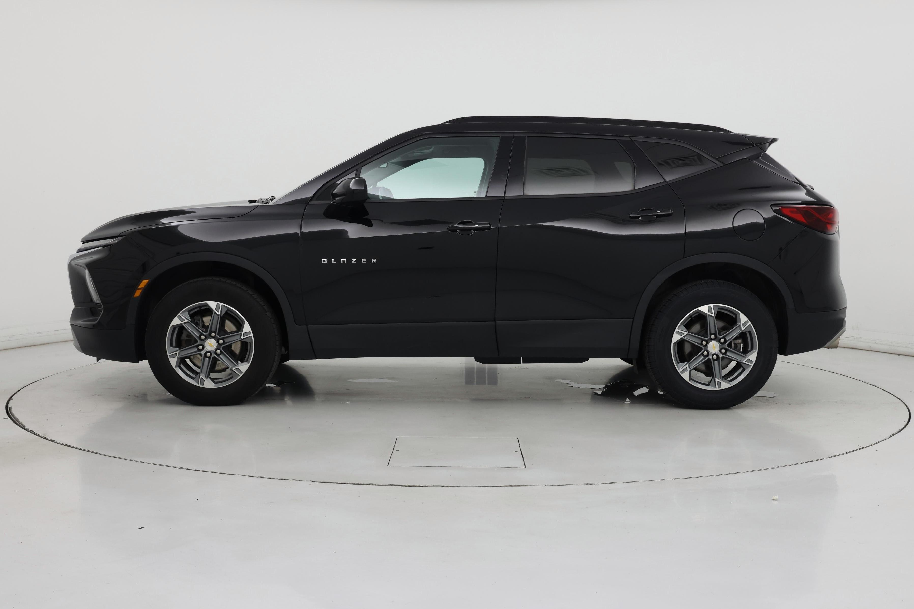 Thumbnail: 2023 Chevrolet Blazer - 3