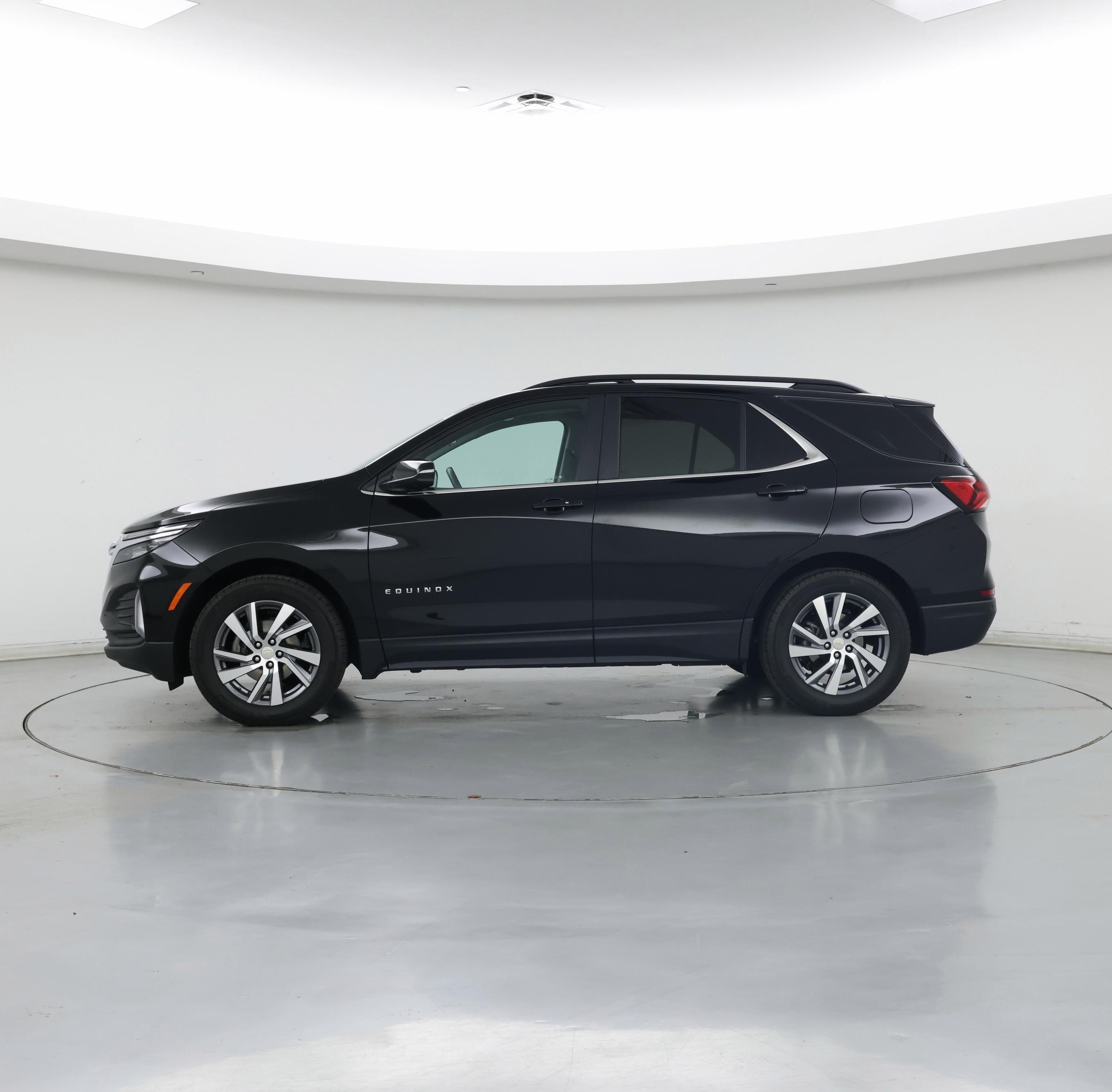 Thumbnail: 2022 Chevrolet Equinox - 3