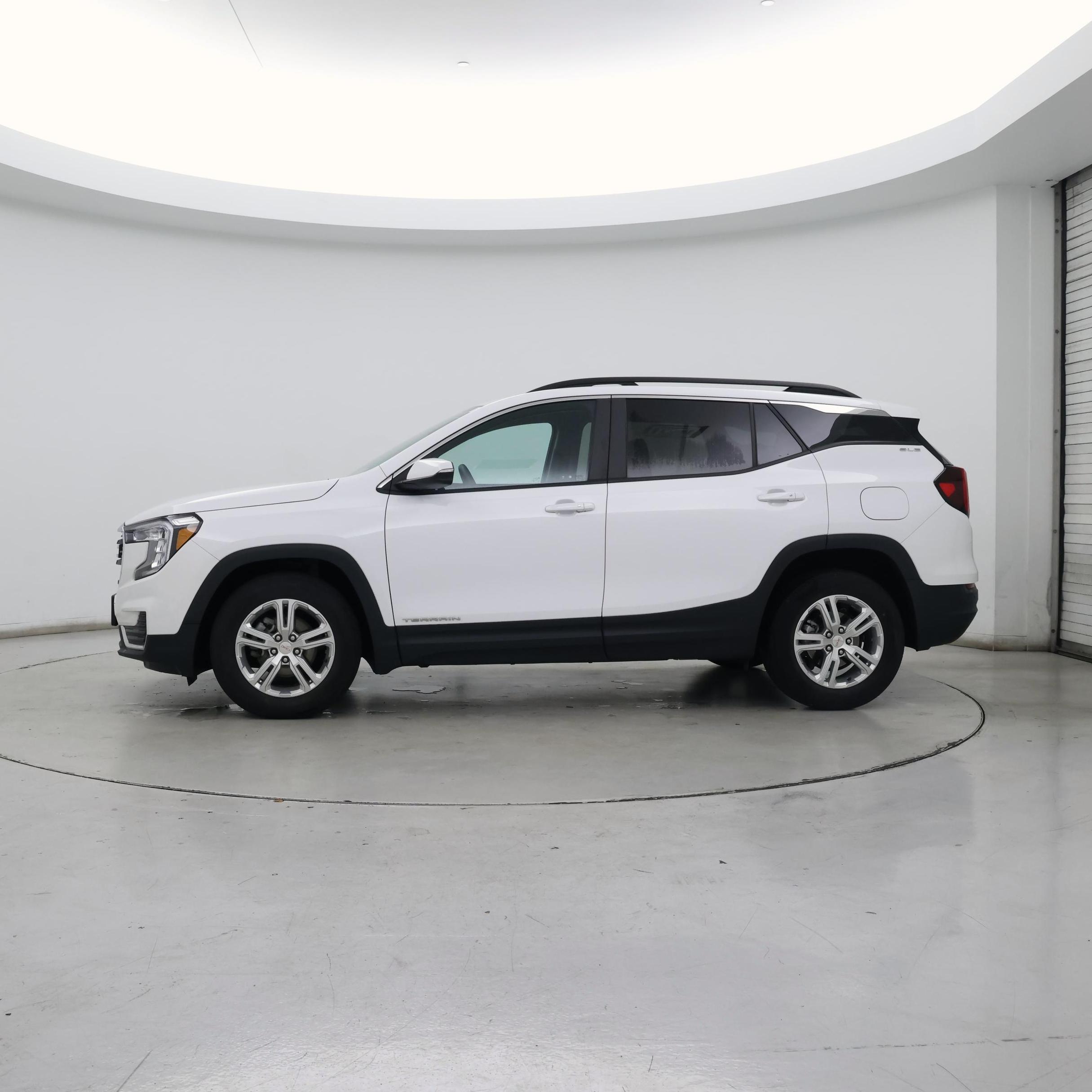 Thumbnail: 2022 GMC Terrain - 3