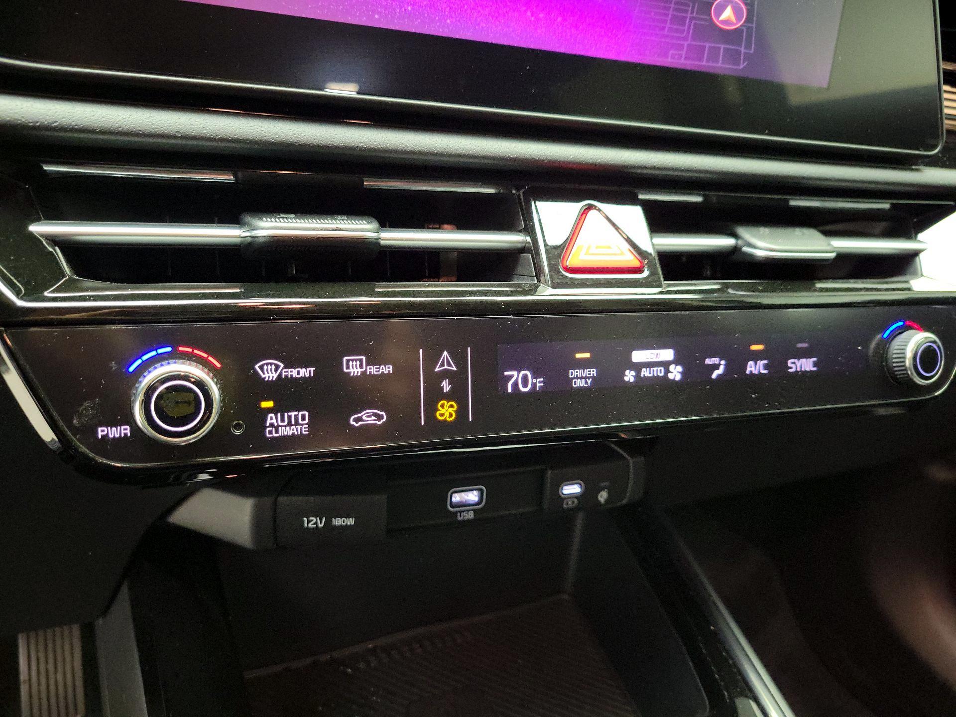 Thumbnail: 2023 Kia Niro - 15