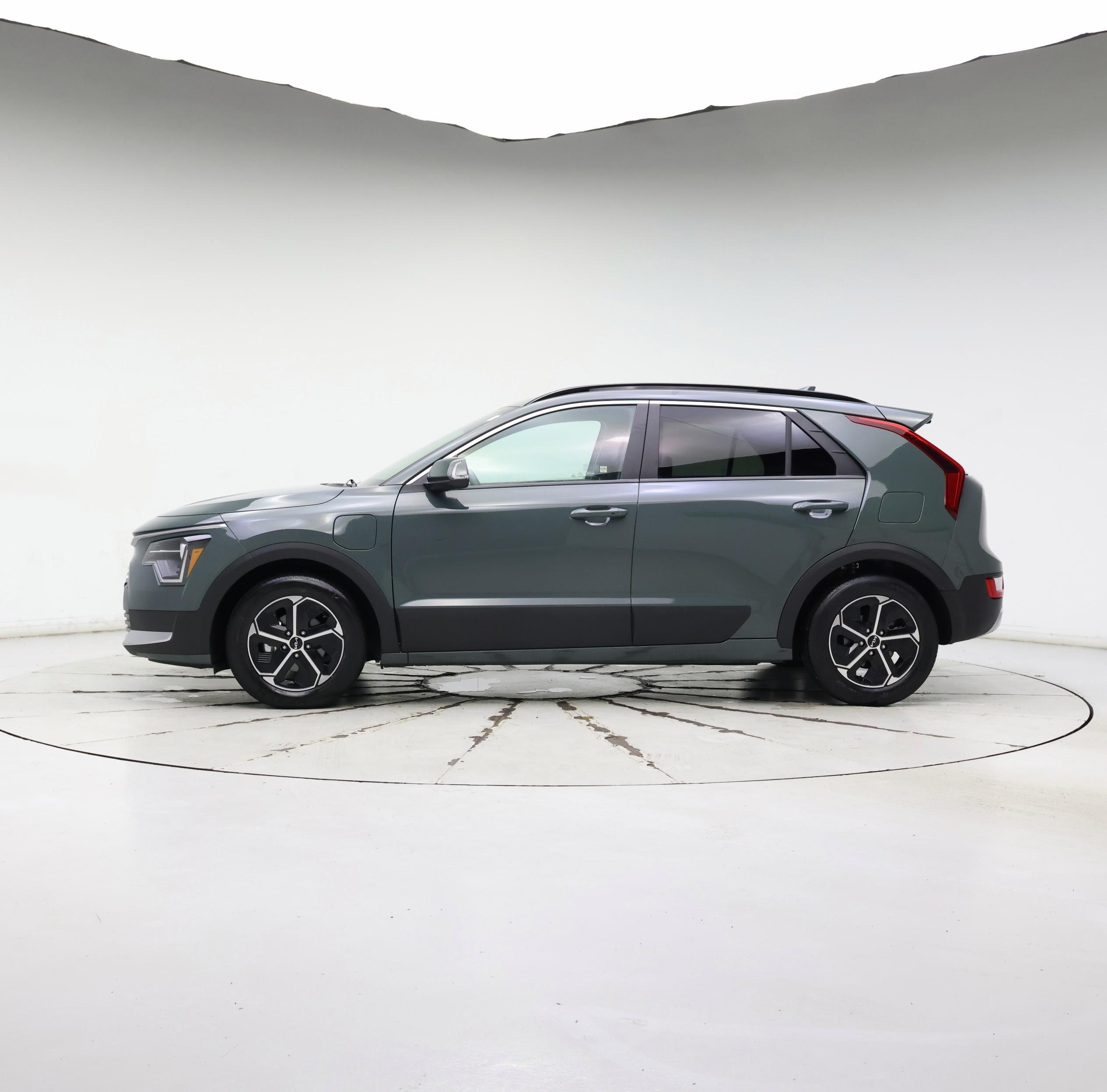 Thumbnail: 2023 Kia Niro - 3