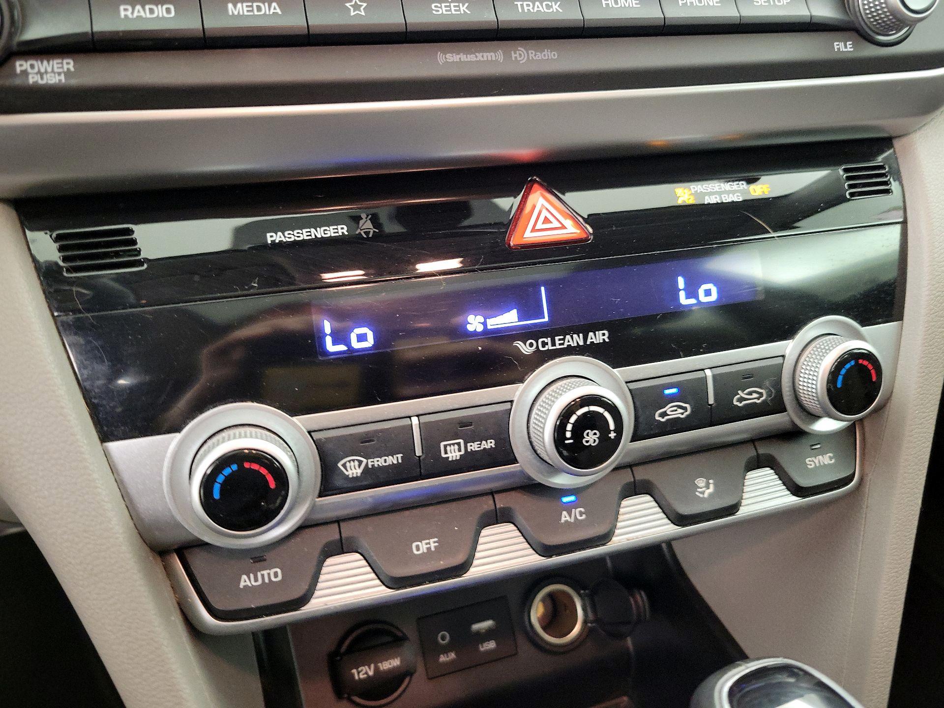 Thumbnail: 2020 Hyundai Elantra - 16