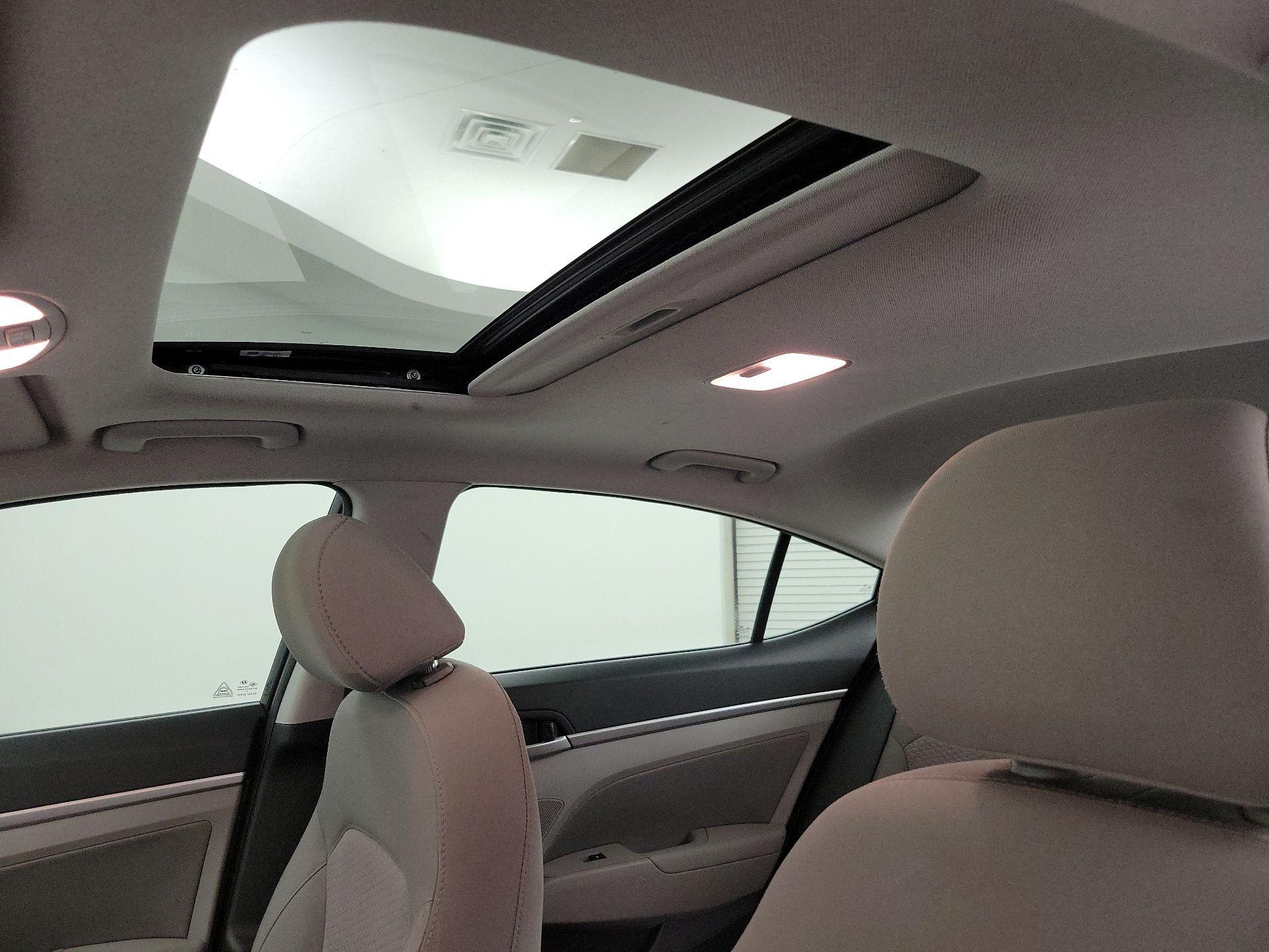 Thumbnail: 2020 Hyundai Elantra - 18