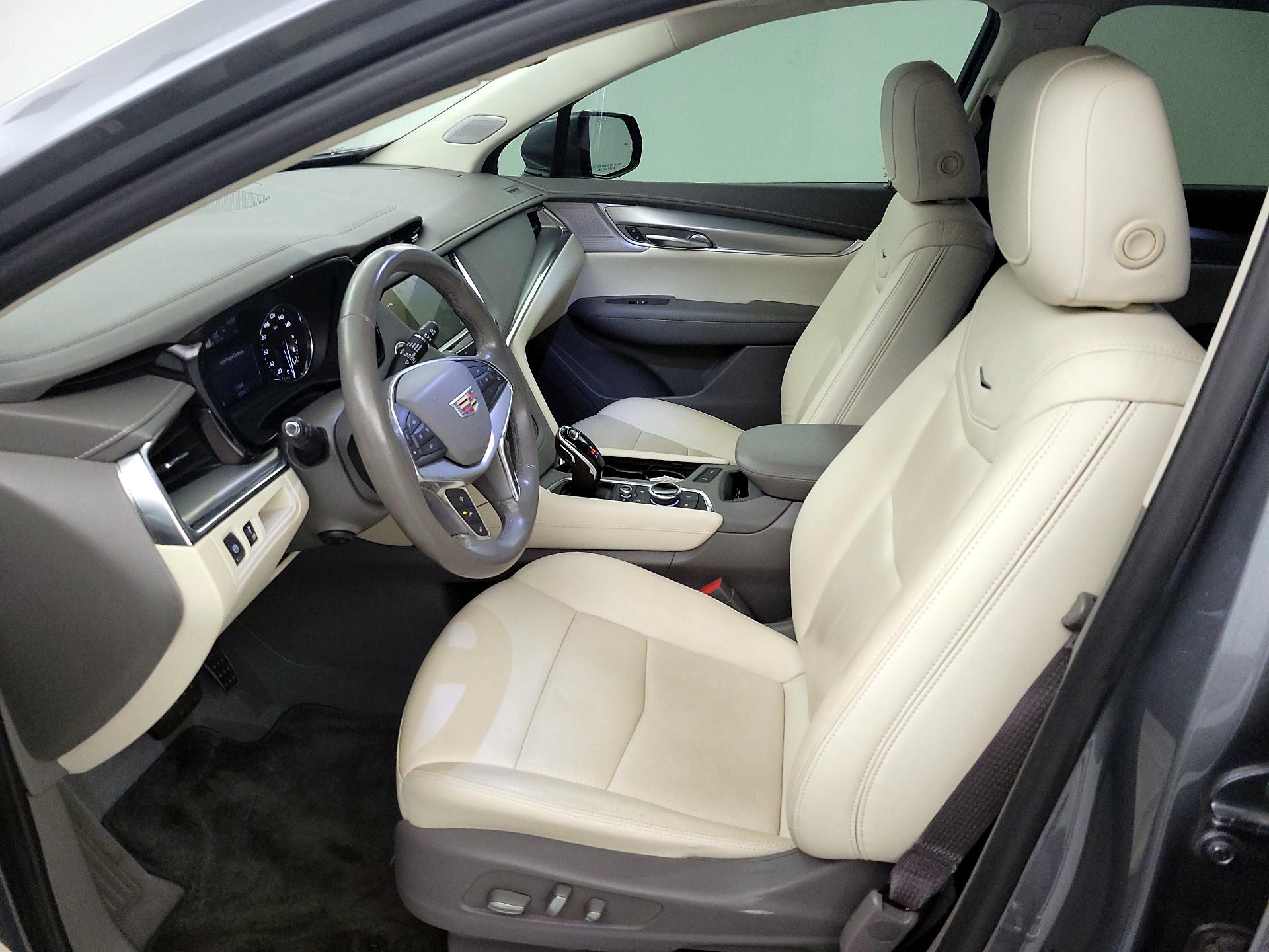 Thumbnail: 2021 Cadillac XT5 - 9