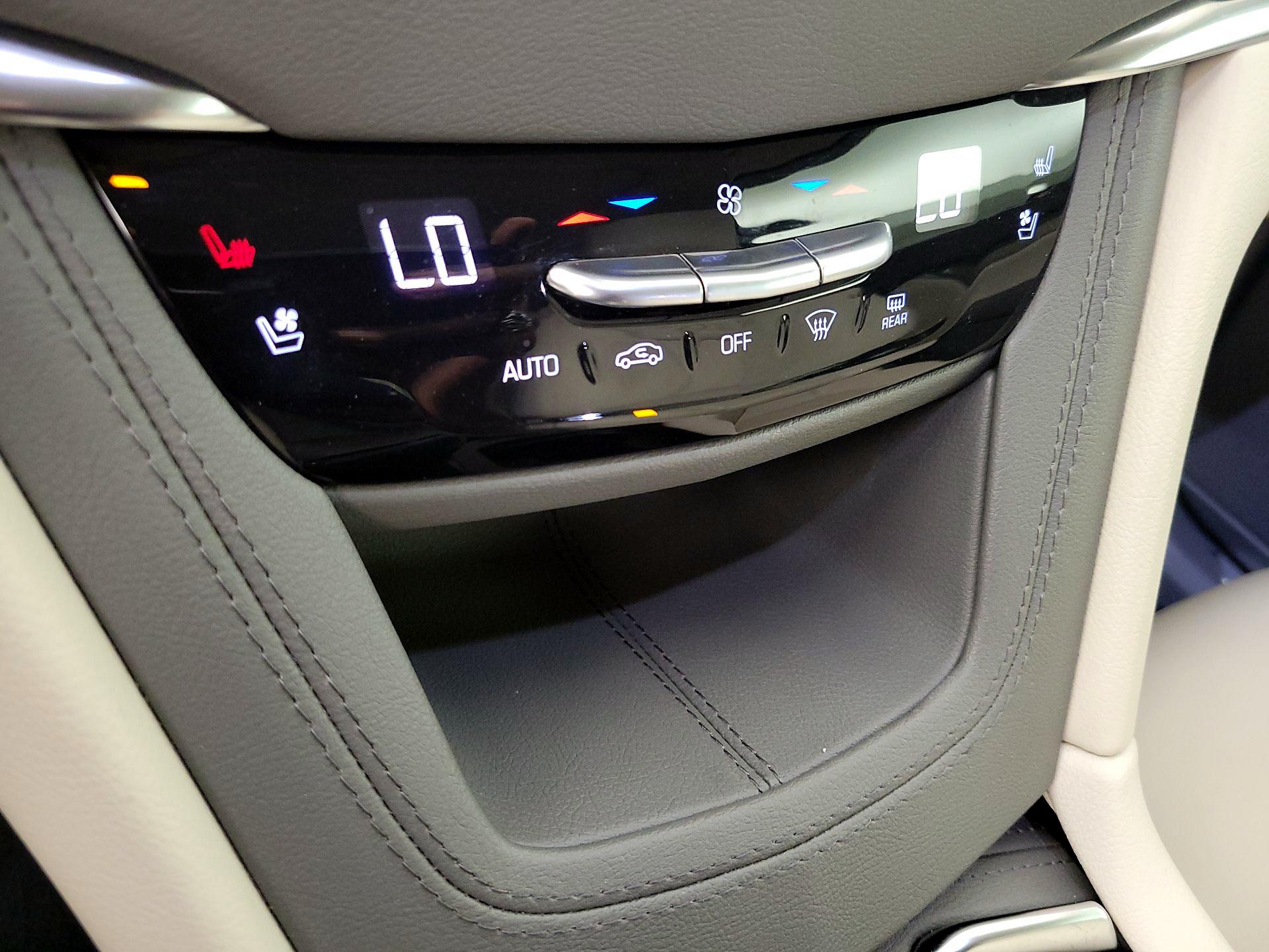 Thumbnail: 2021 Cadillac XT5 - 14