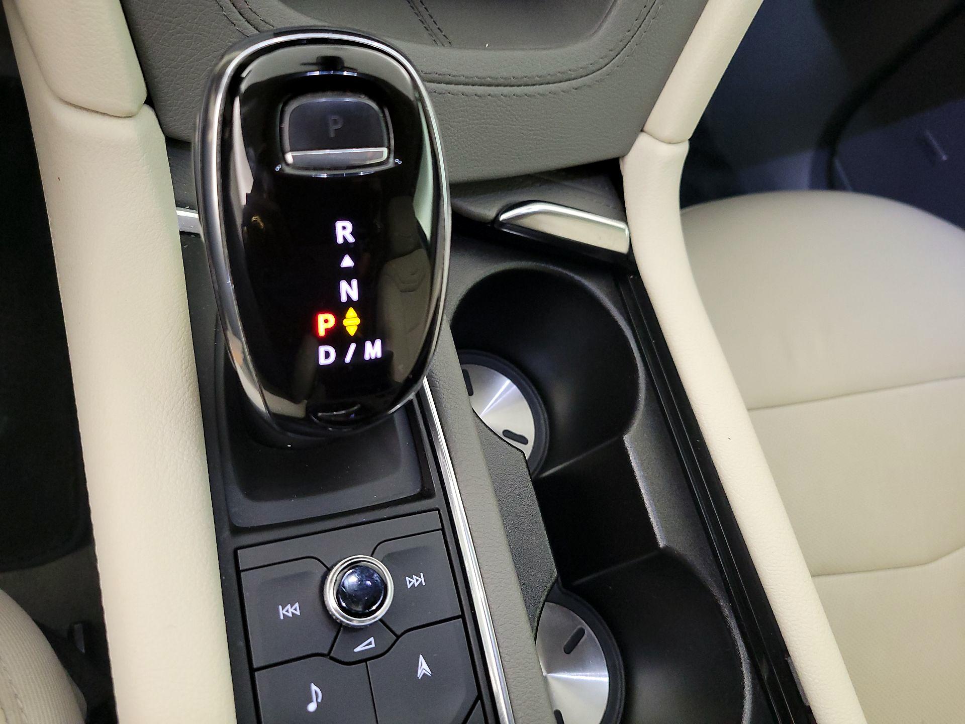 Thumbnail: 2021 Cadillac XT5 - 15