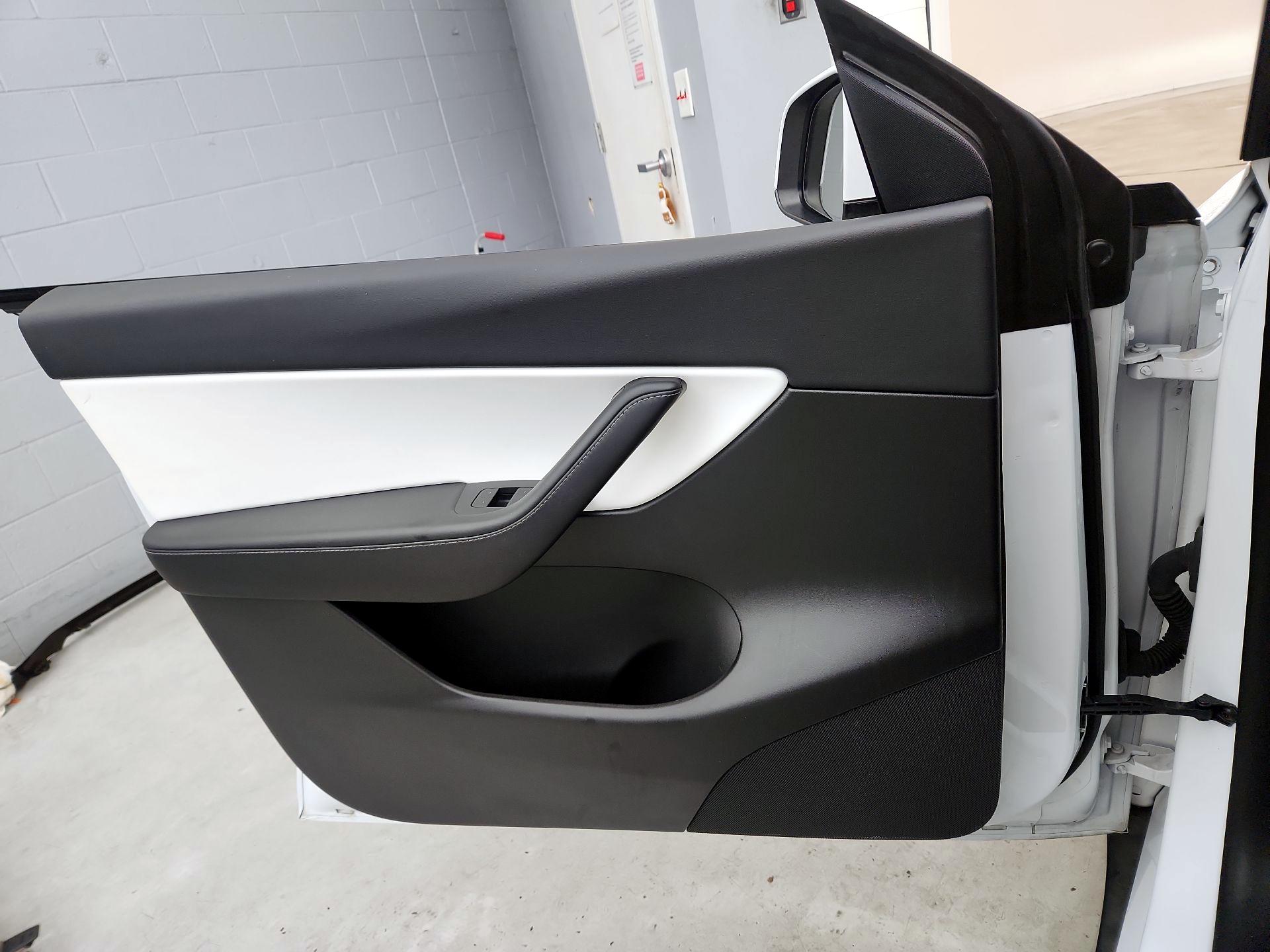 Thumbnail: 2022 Tesla Model Y - 12