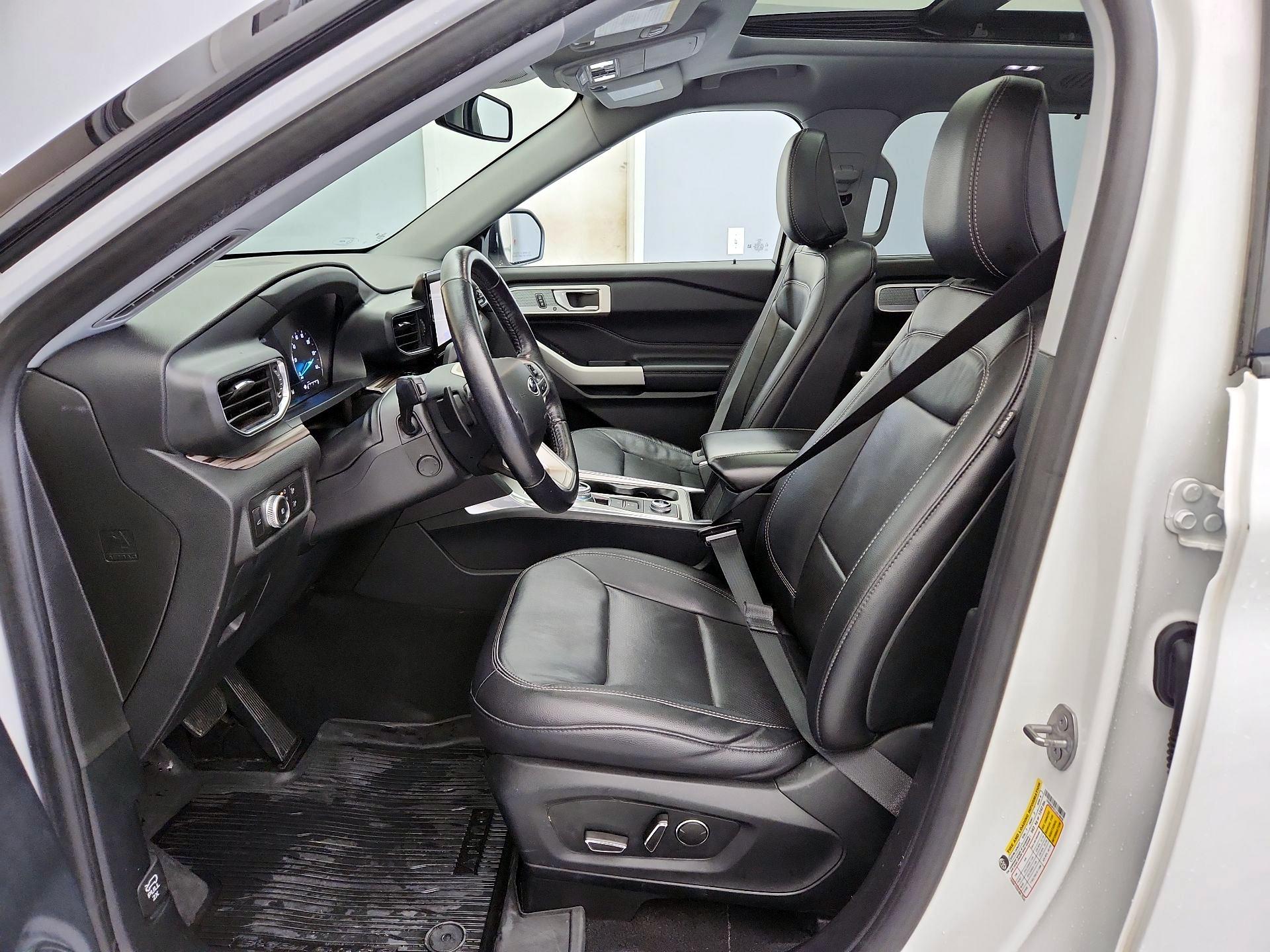 Thumbnail: 2020 Ford Explorer - 11