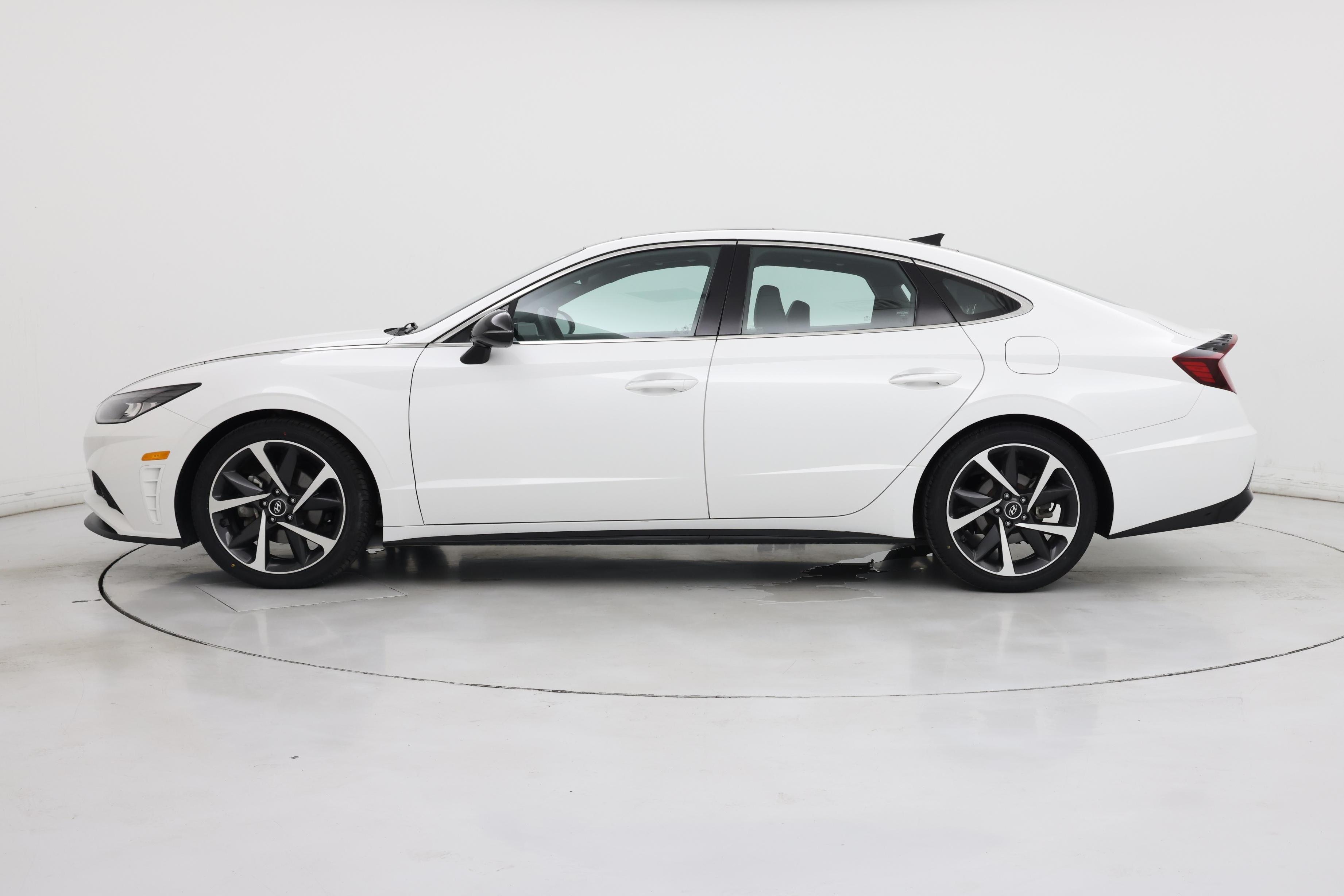 Thumbnail: 2022 Hyundai Sonata - 3
