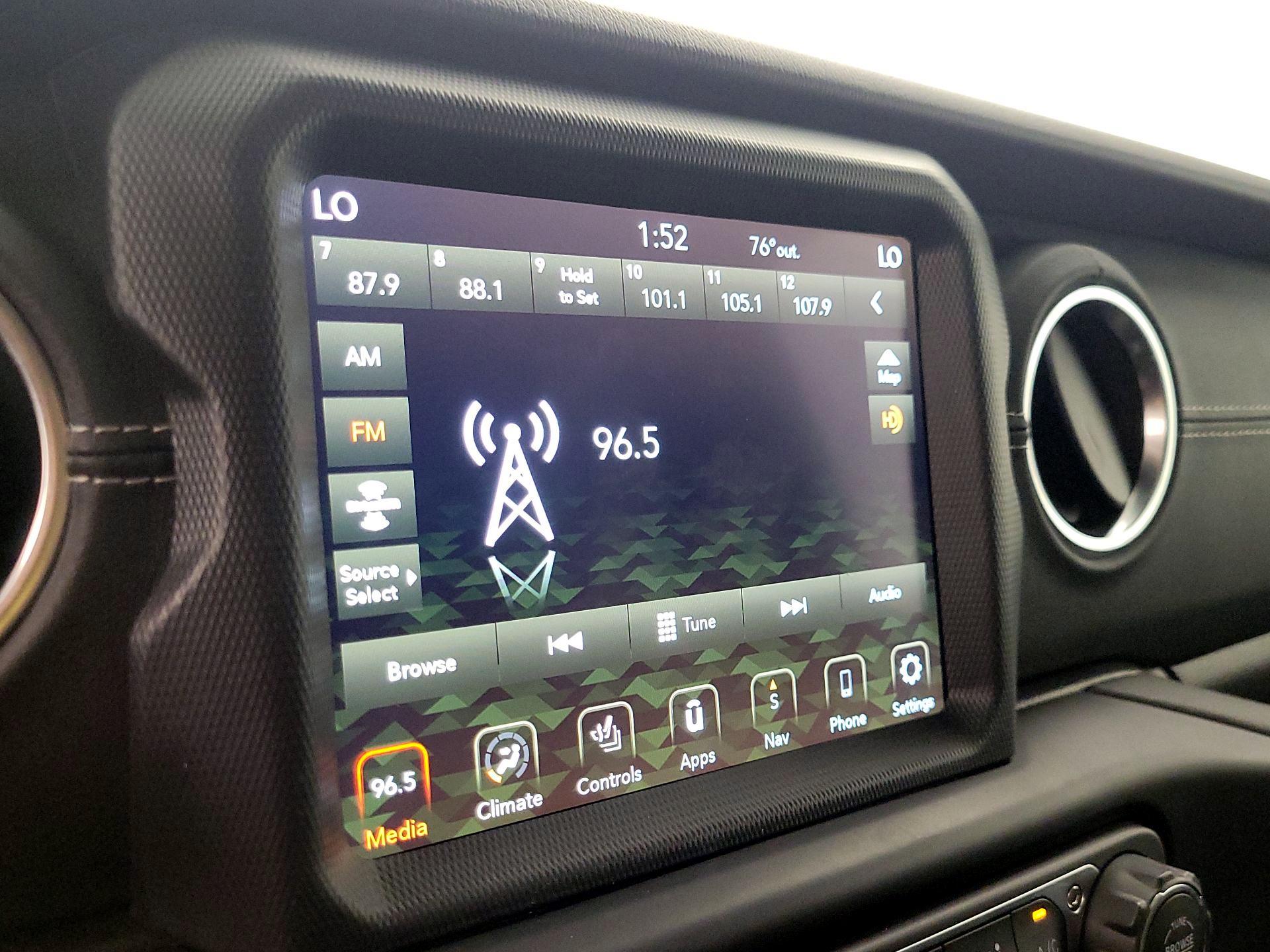Thumbnail: 2022 Jeep Wrangler - 16