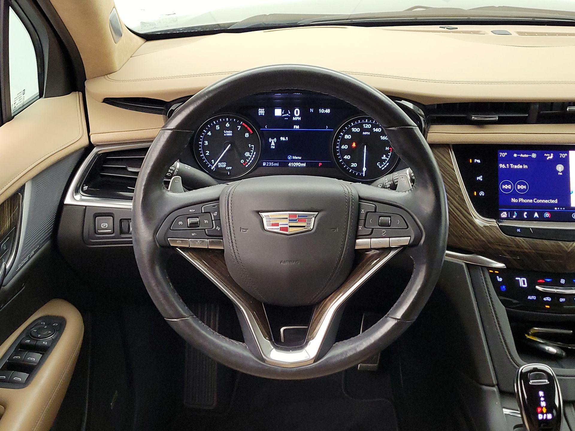 Thumbnail: 2022 Cadillac XT6 - 10