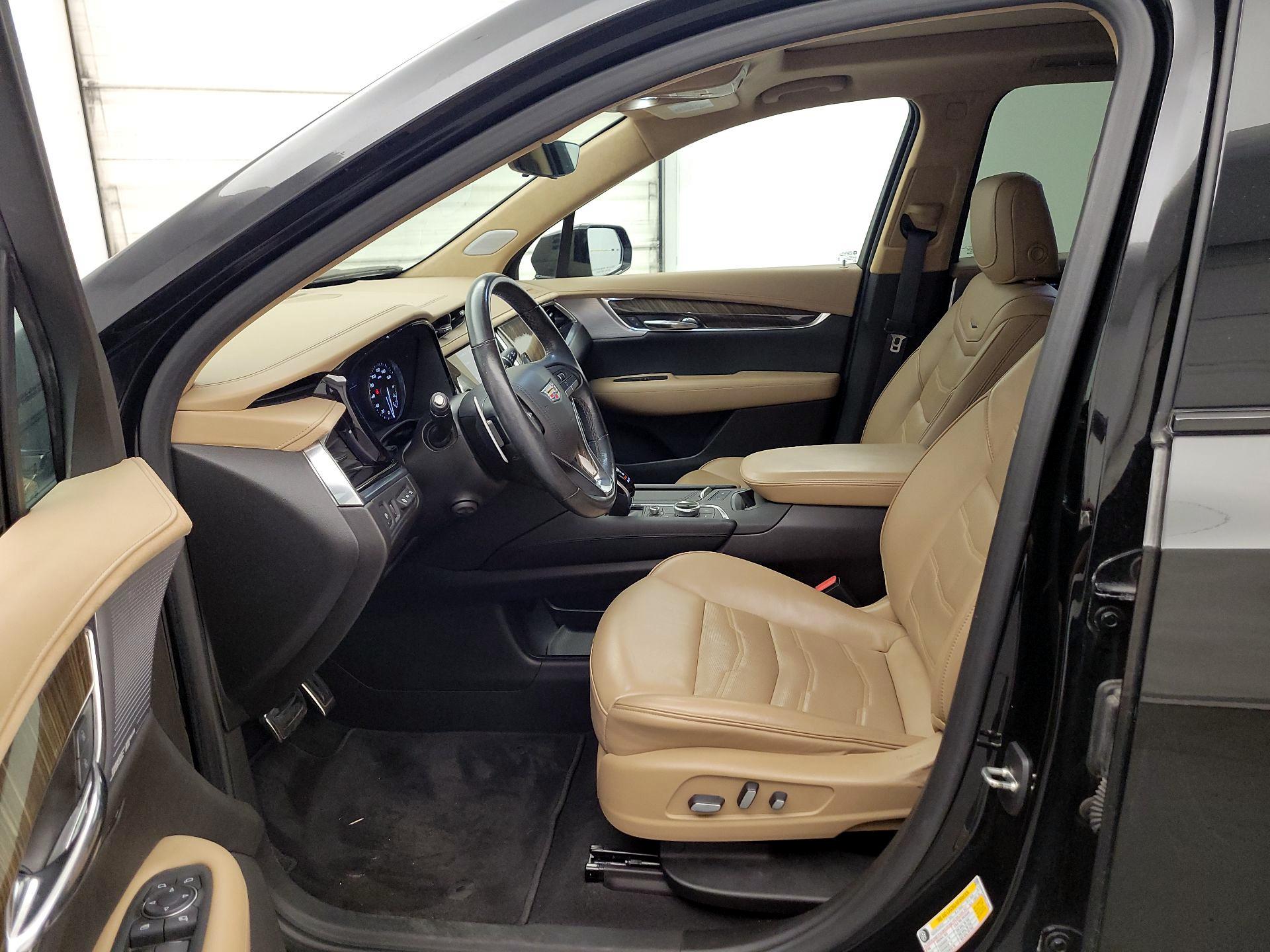 Thumbnail: 2022 Cadillac XT6 - 11