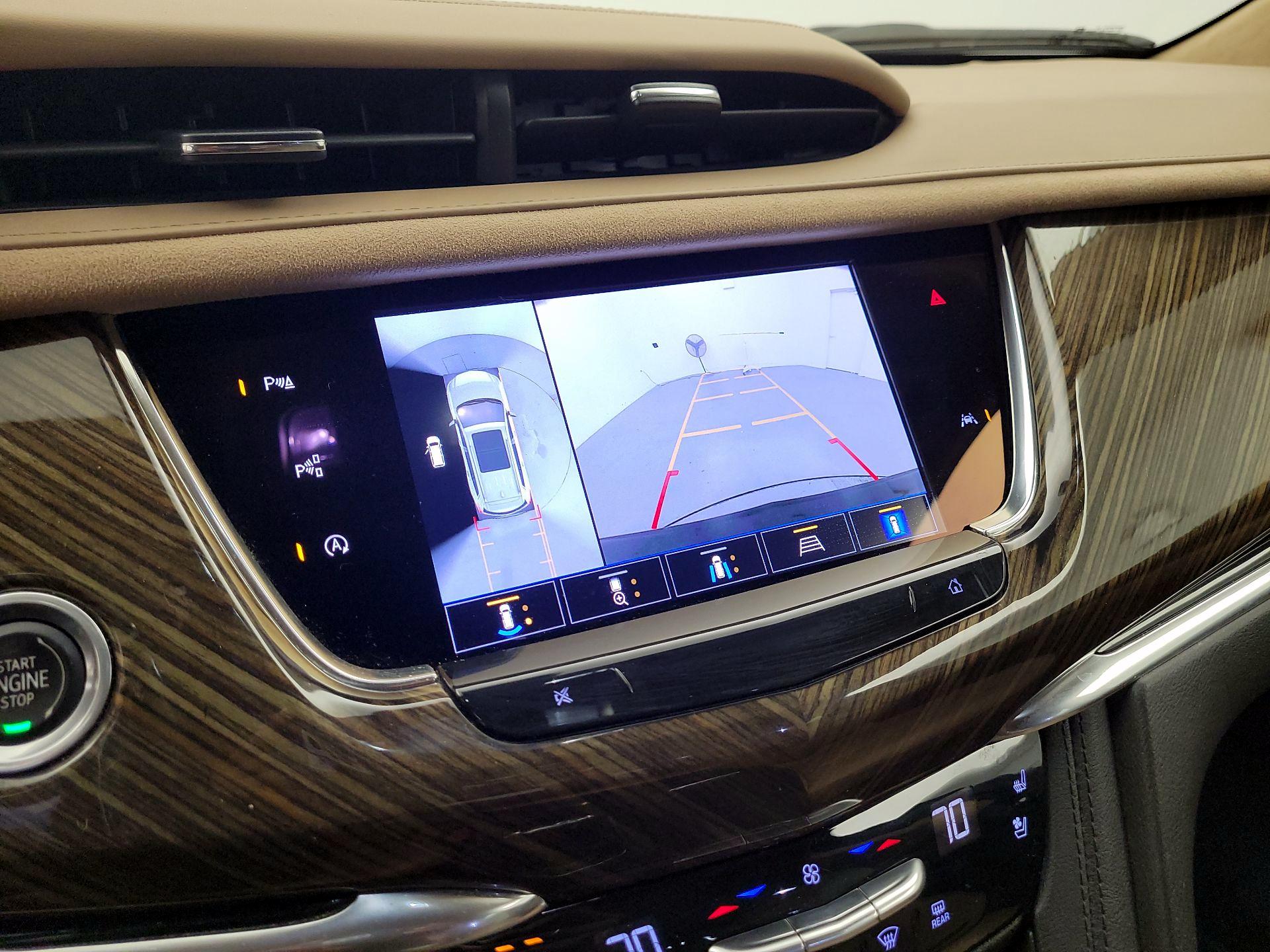 Thumbnail: 2022 Cadillac XT6 - 14